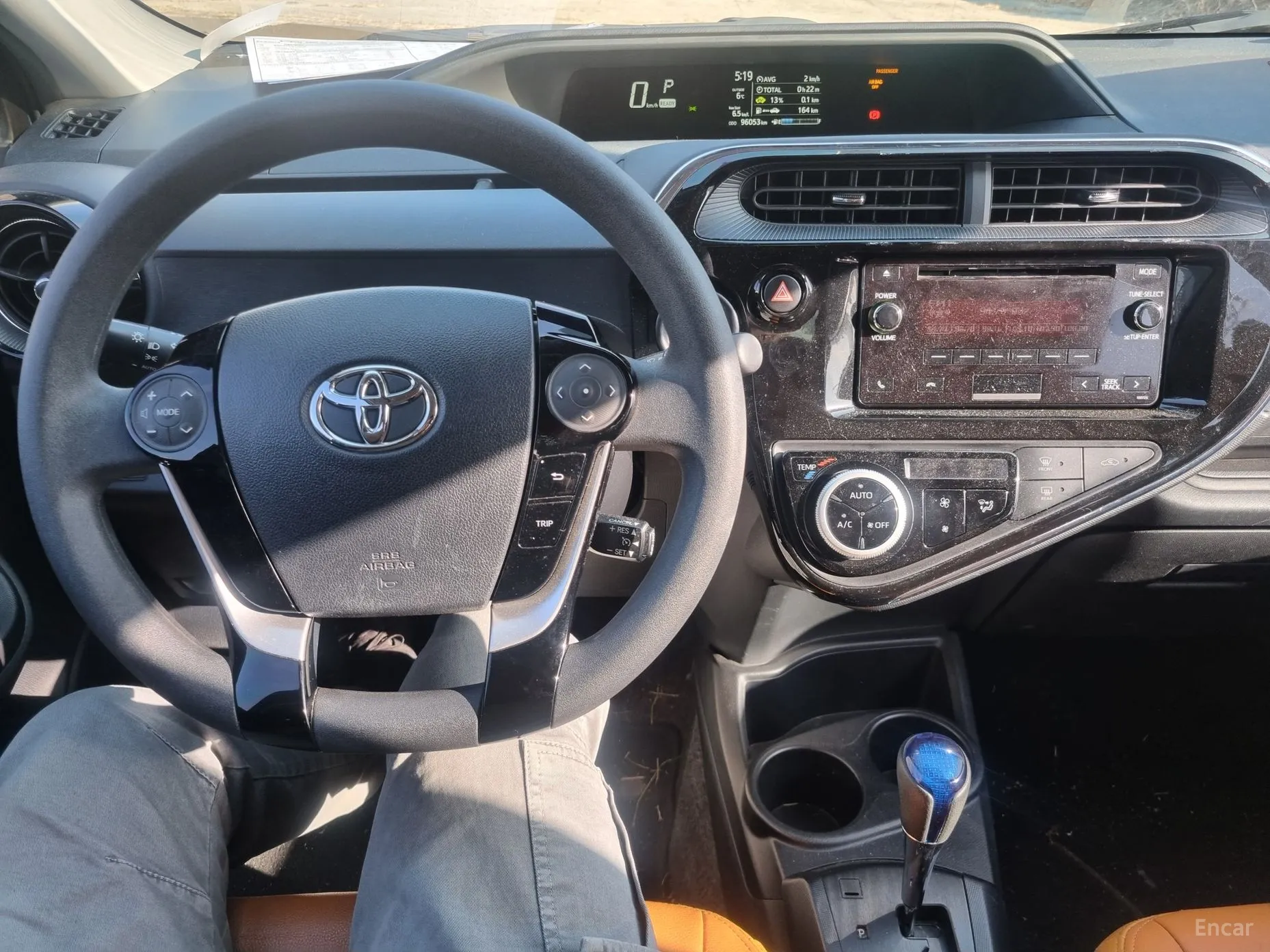 Toyota Prius C превью 10