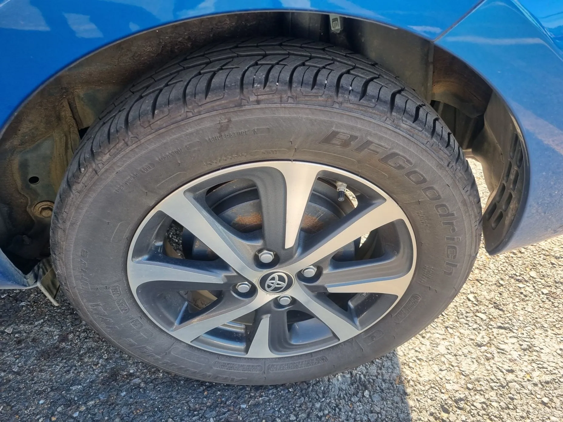 Toyota Prius C превью 15