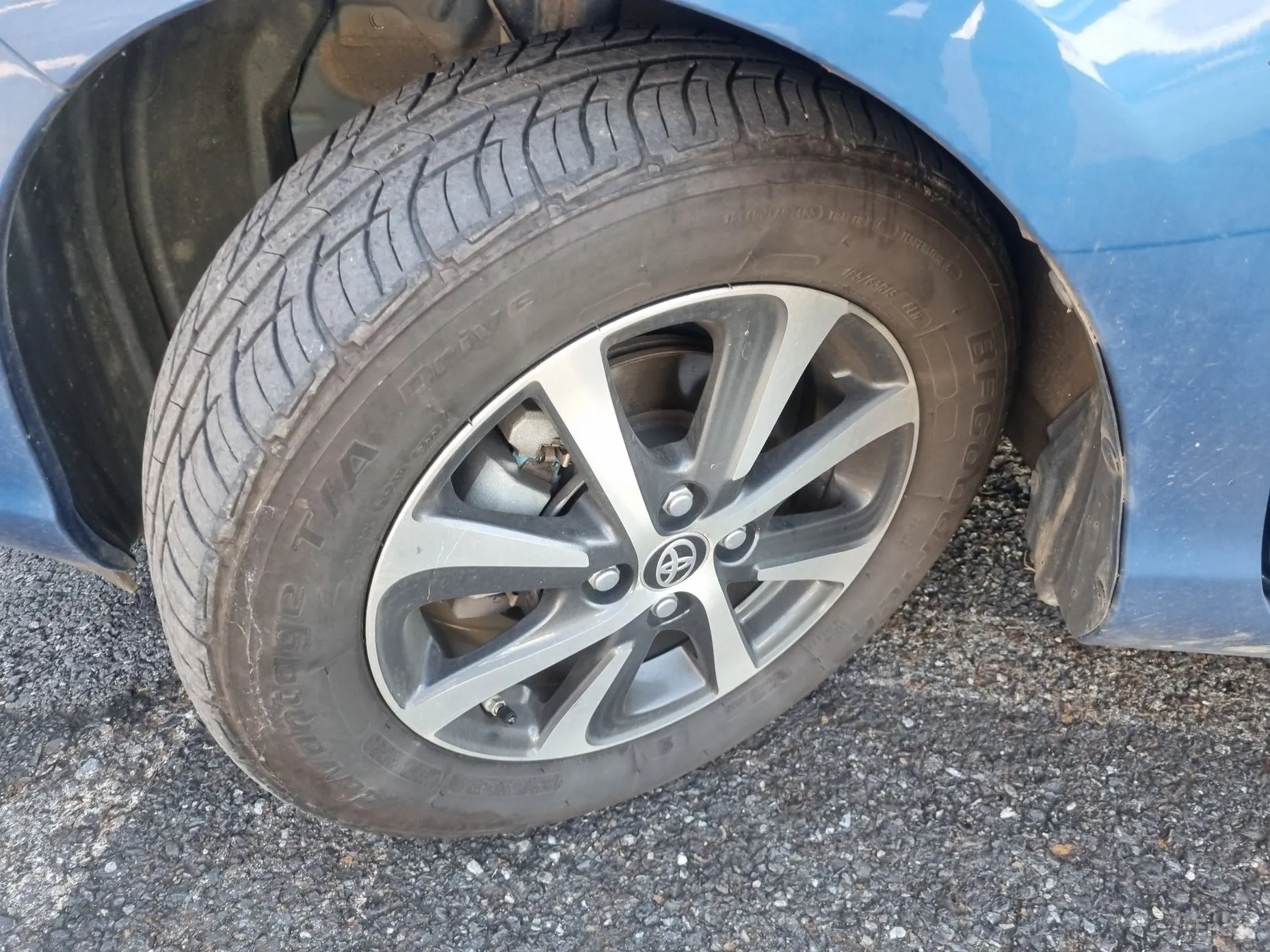 Toyota Prius C превью 16