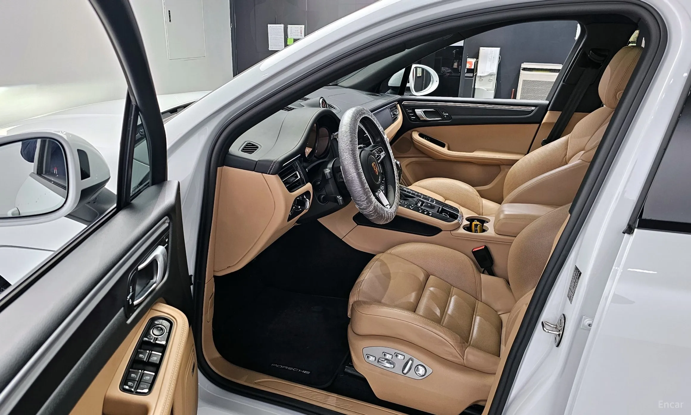 Porsche Macan превью 10