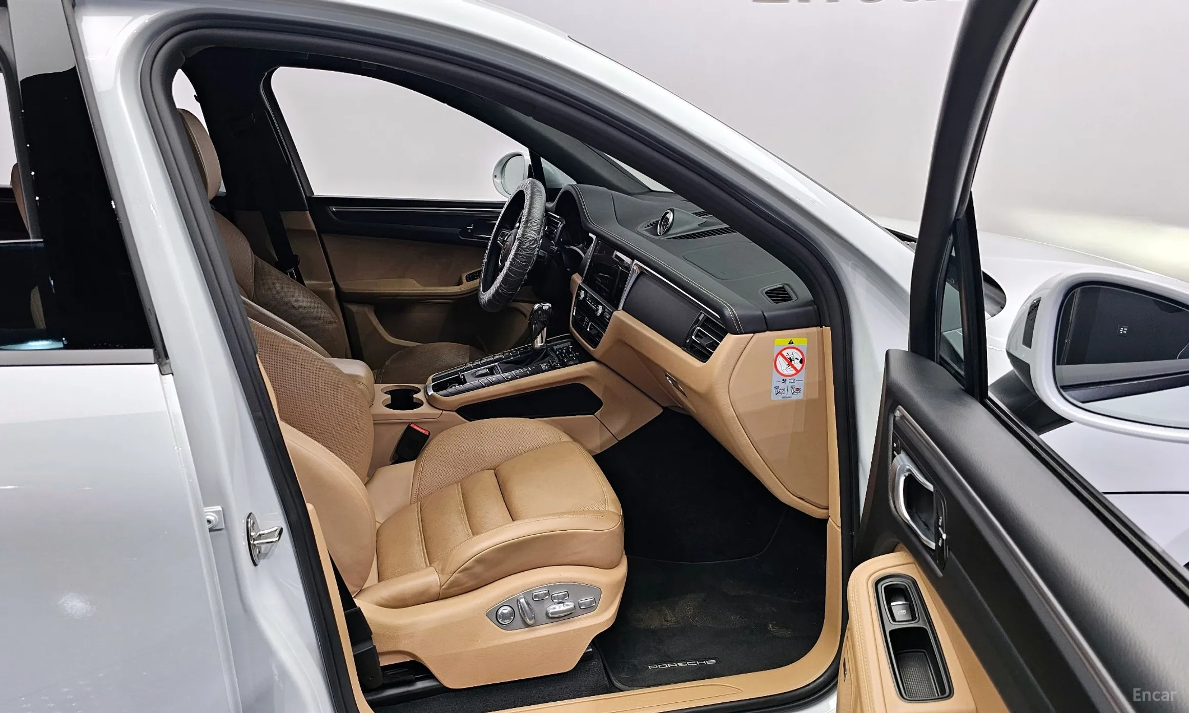 Porsche Macan превью 11