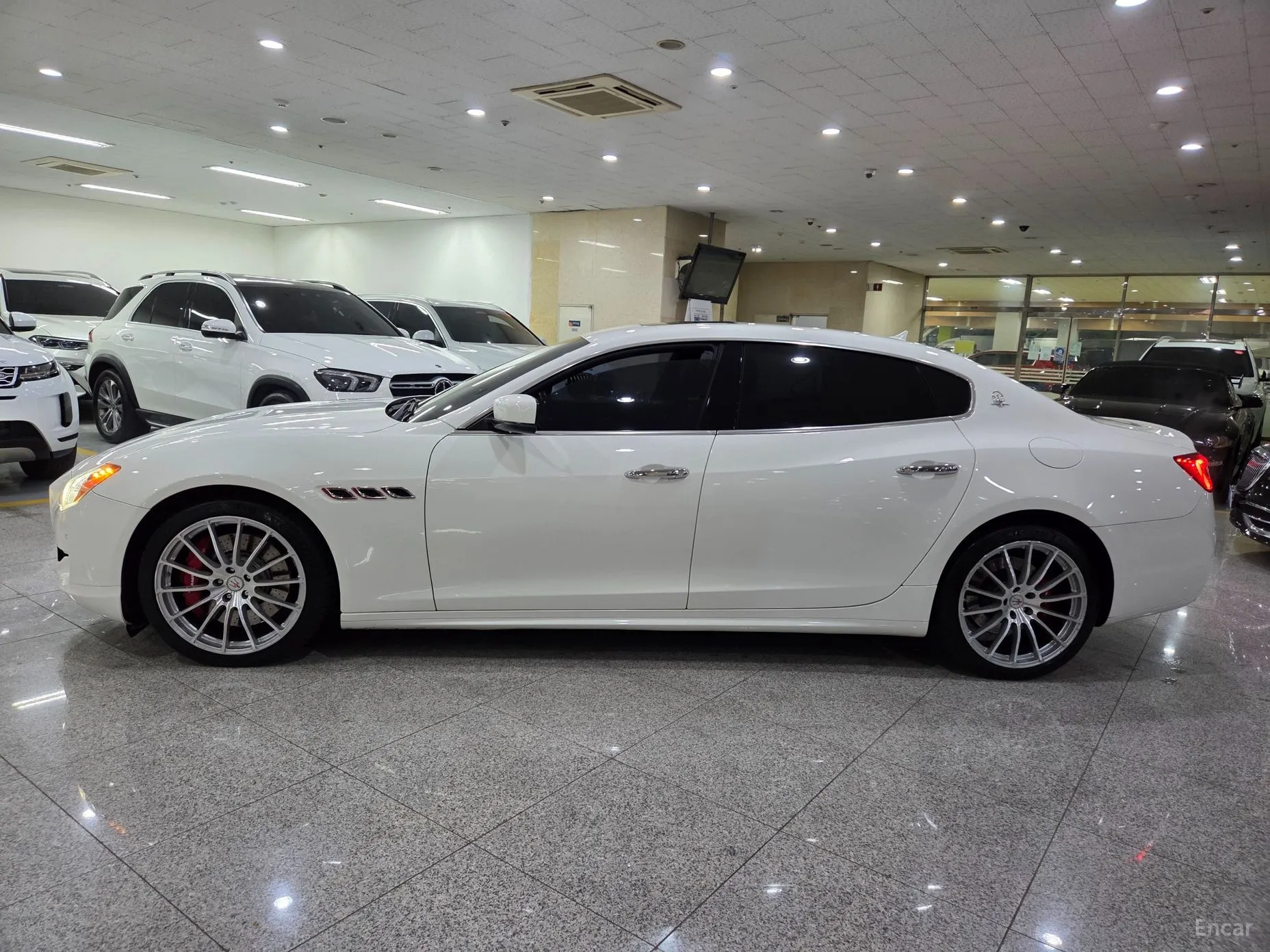 Maserati Quattroporte превью 3