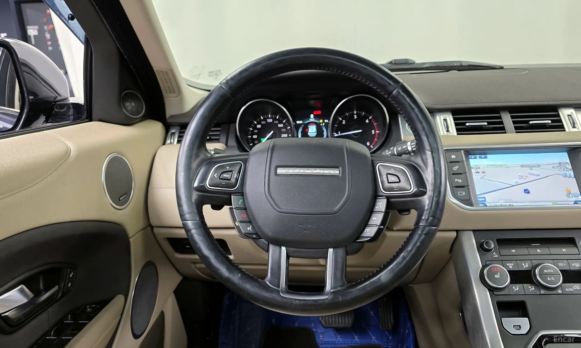 Land Rover Range Rover Evoque превью 13