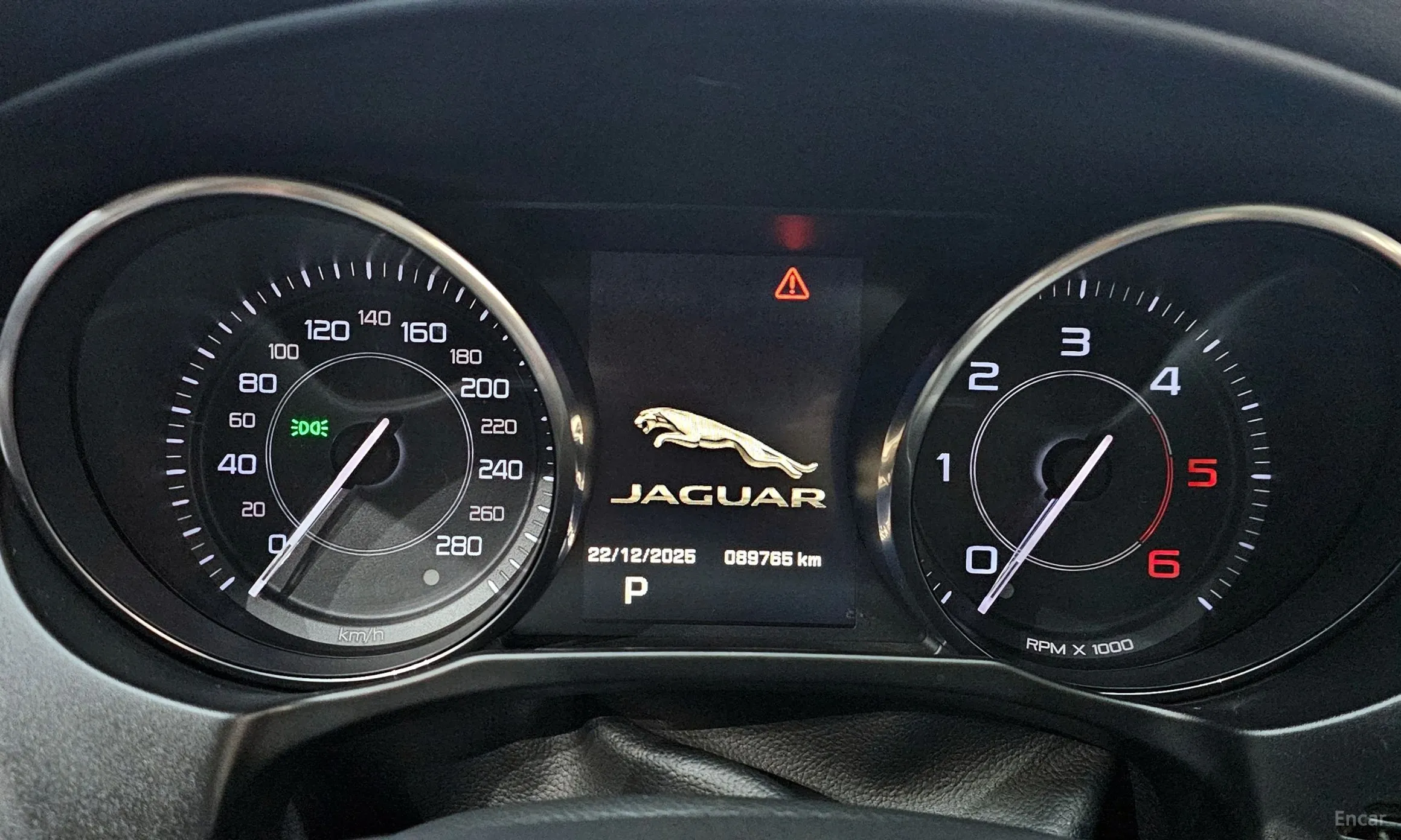 Jaguar XE превью 8