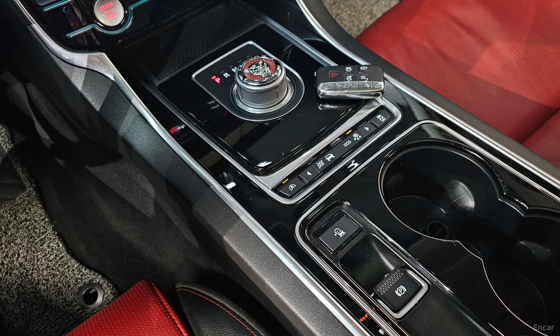 Jaguar XE превью 9