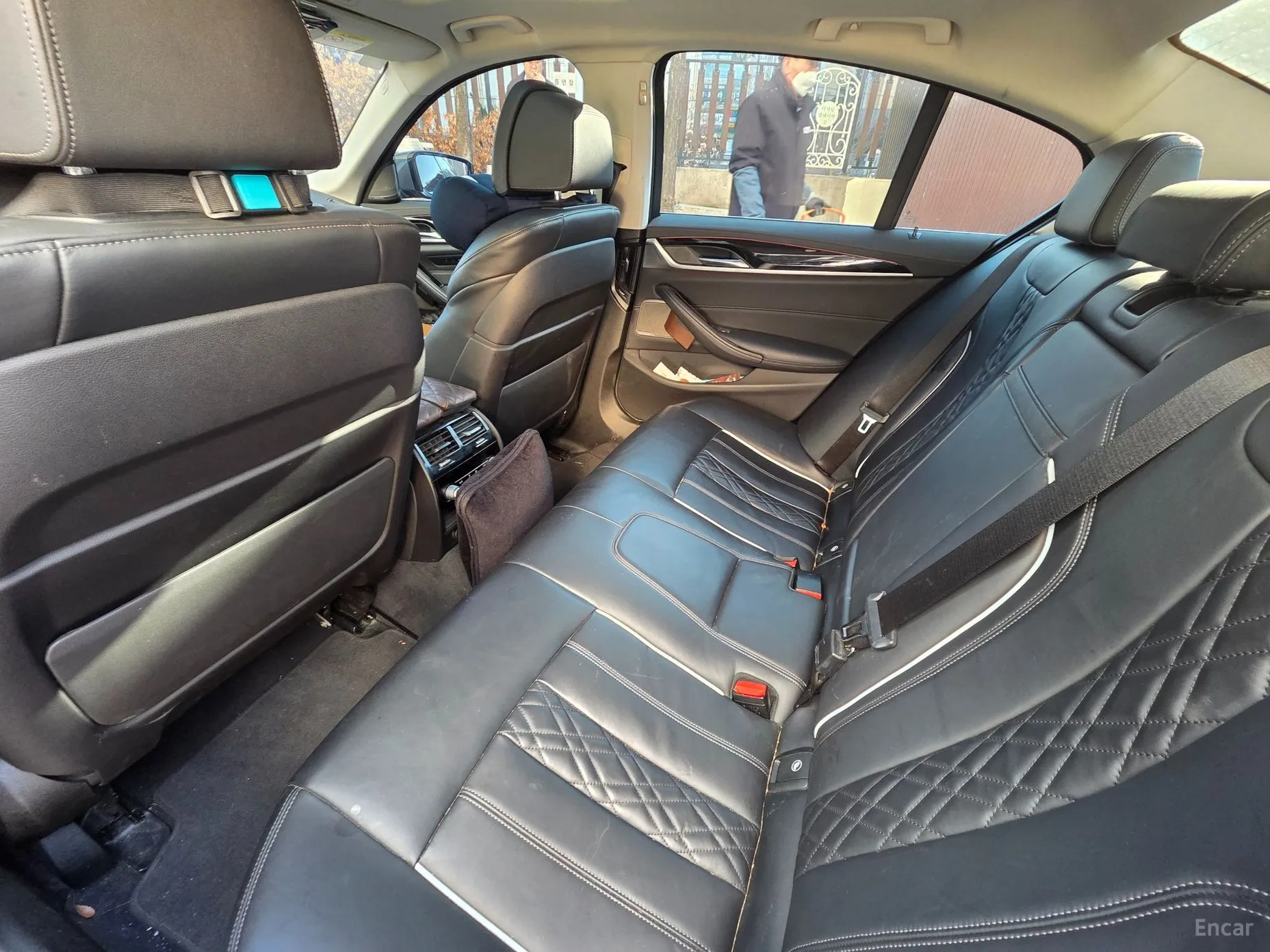 BMW 5 Series (G30) превью 10