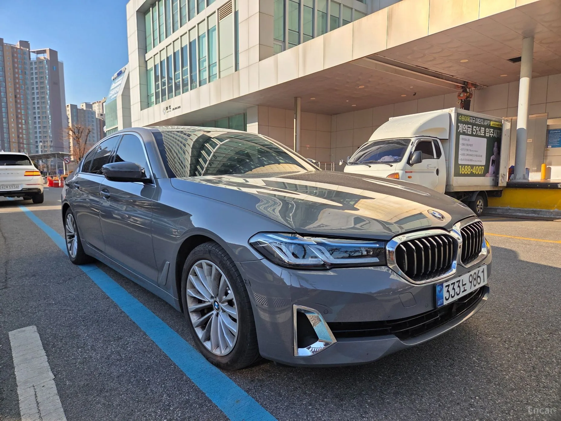BMW 5 Series (G30) превью 3