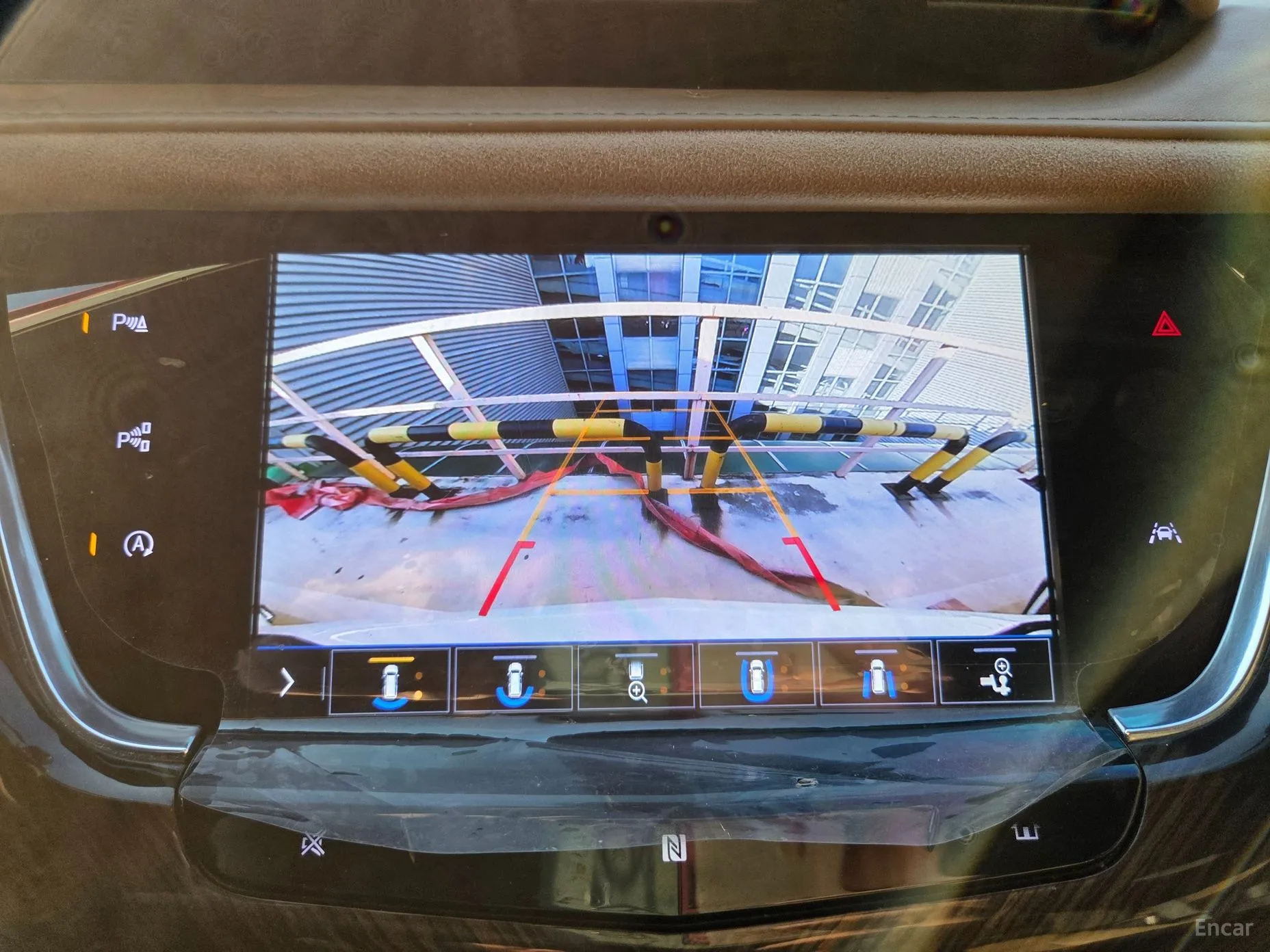 Cadillac XT6 превью 12