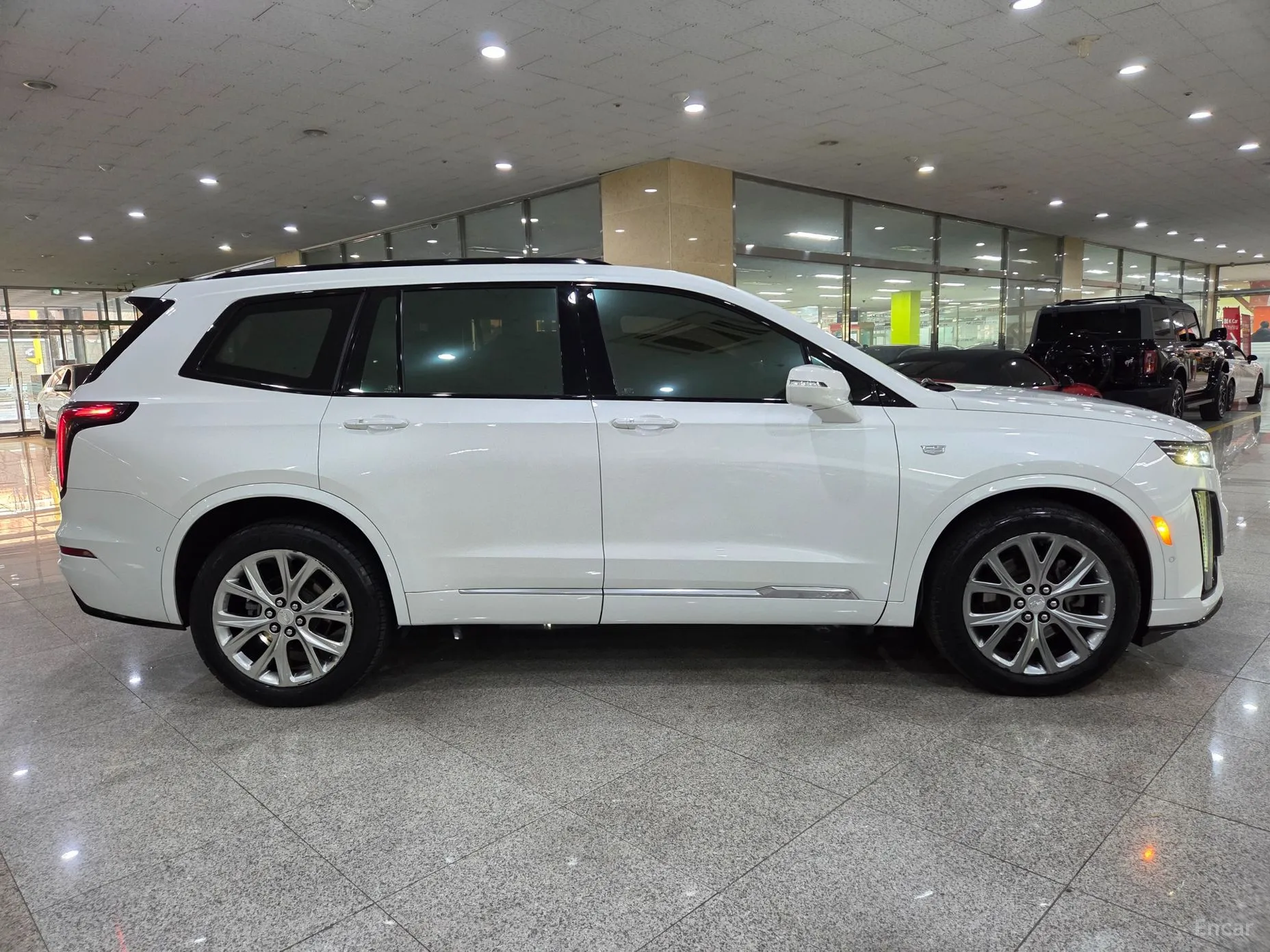 Cadillac XT6 превью 5