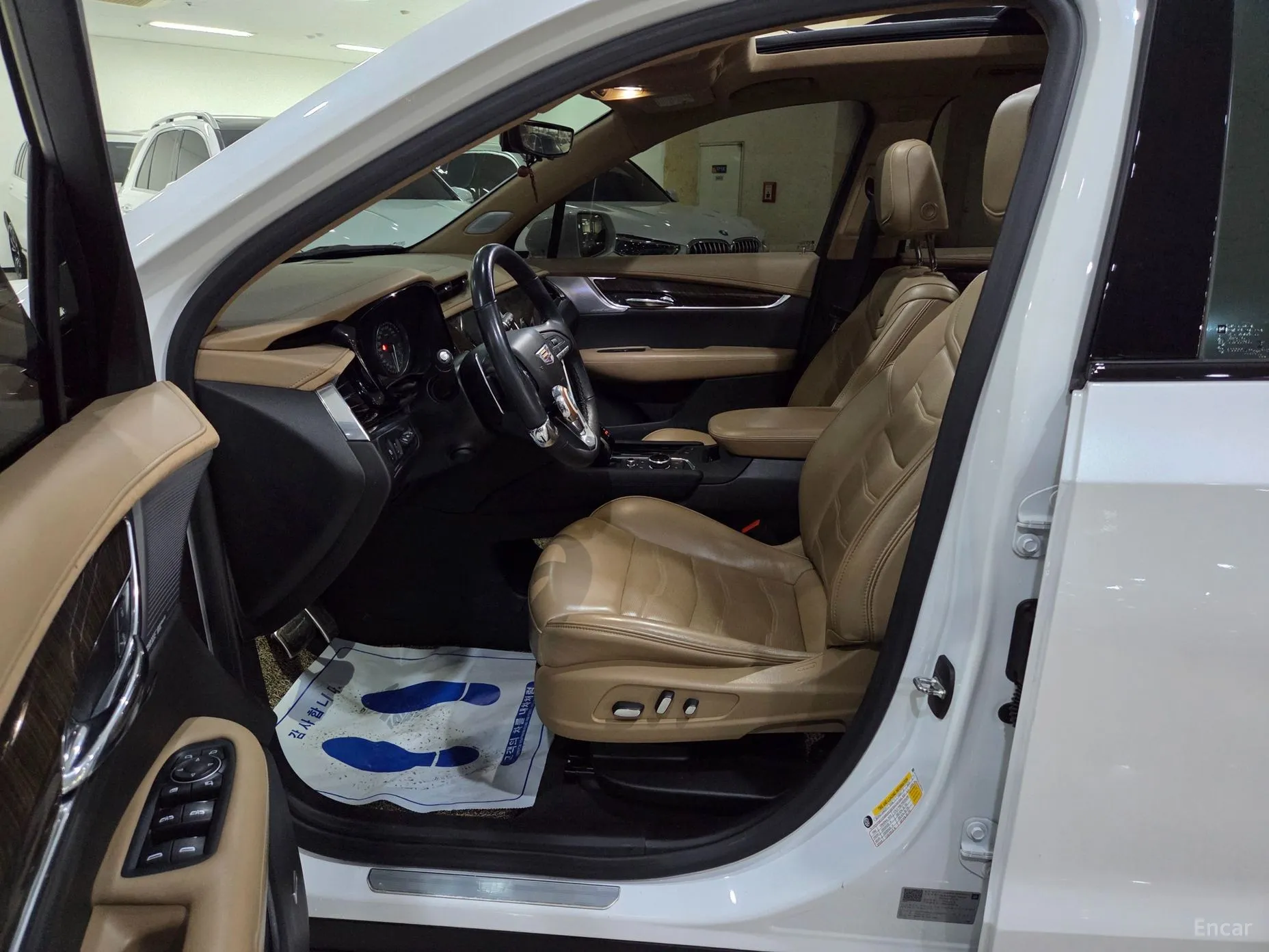 Cadillac XT6 превью 6
