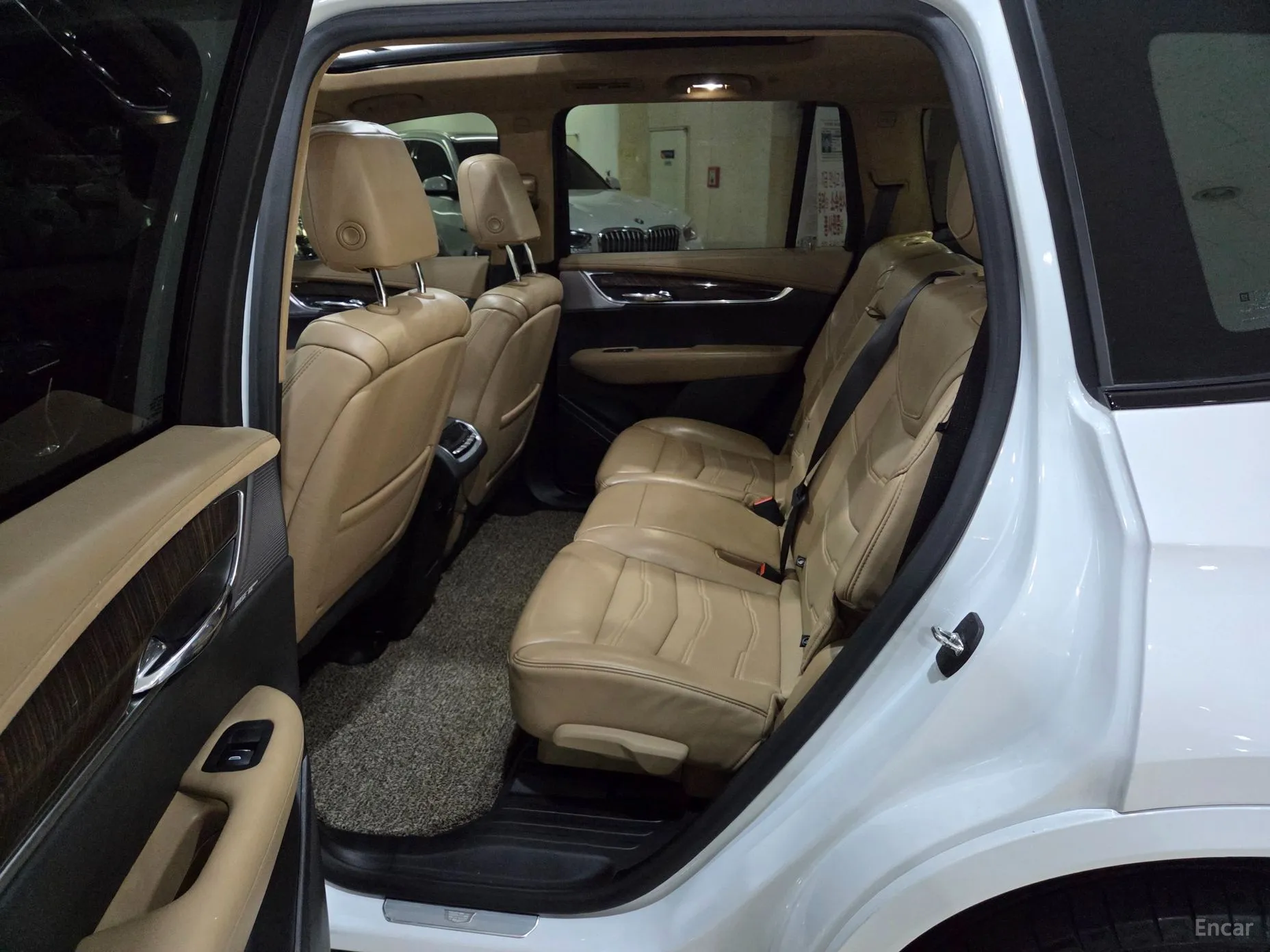 Cadillac XT6 превью 7