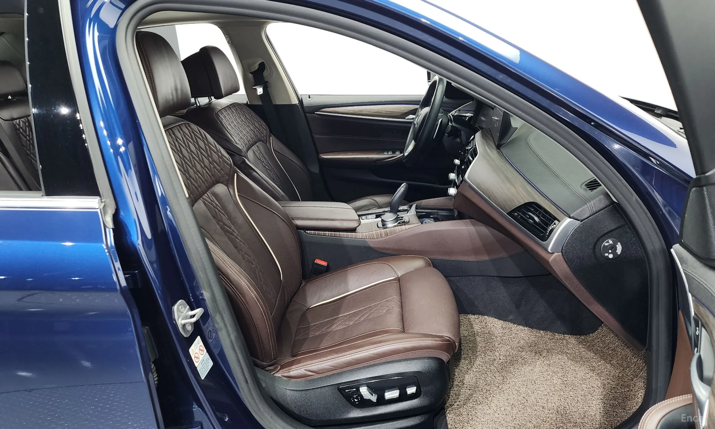 BMW 5 Series (G30) превью 11