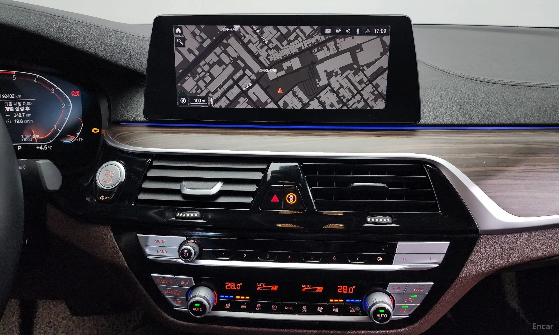 BMW 5 Series (G30) превью 14