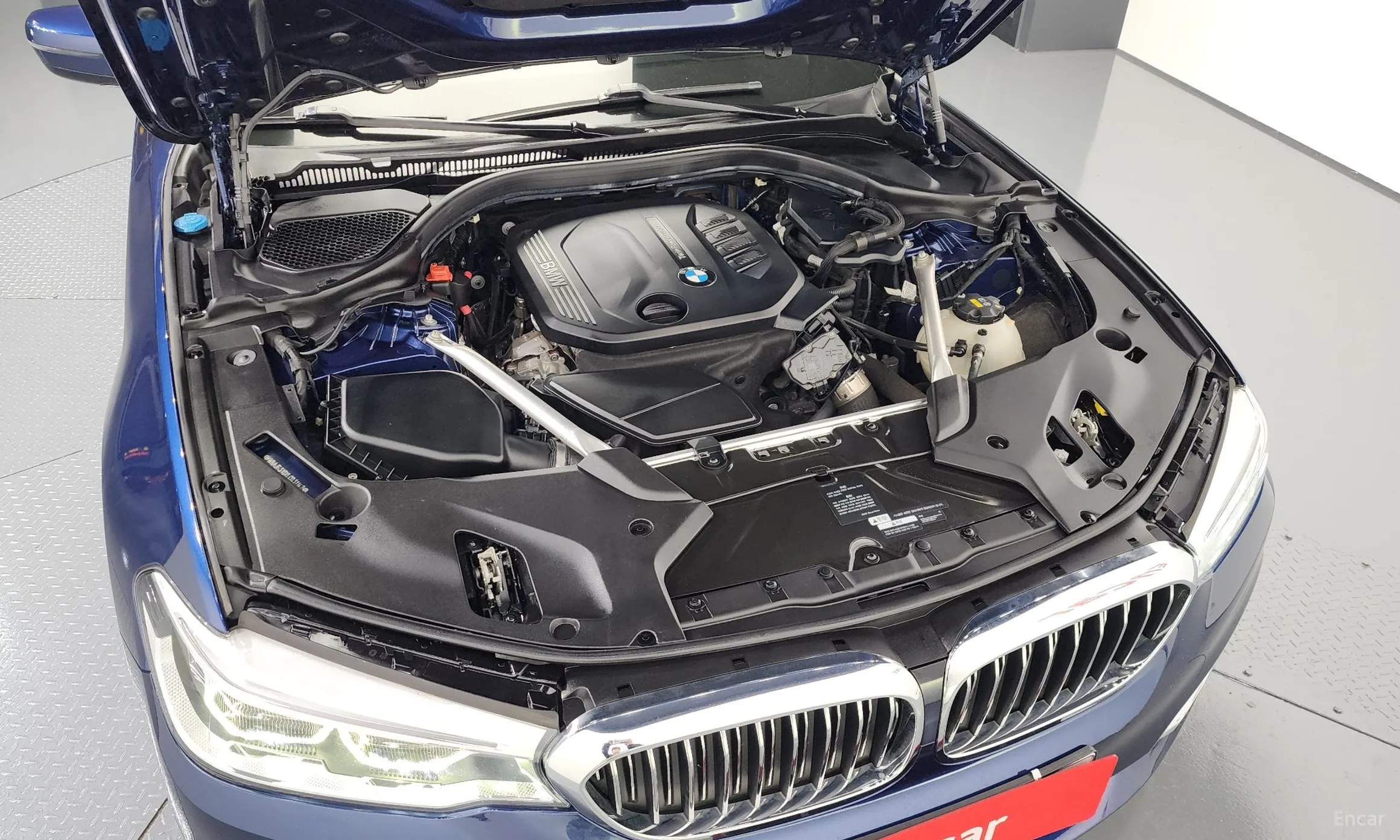 BMW 5 Series (G30) превью 6