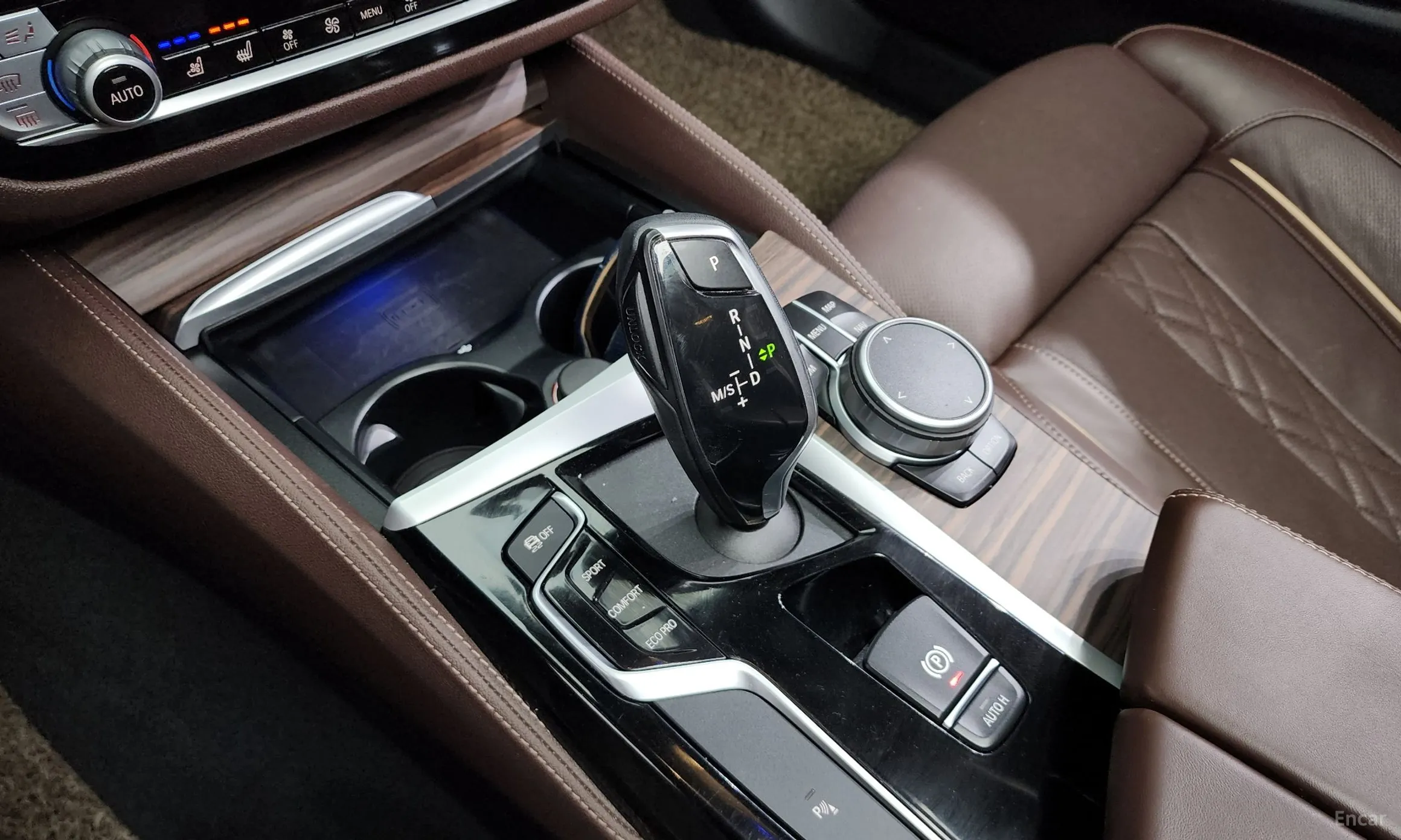 BMW 5 Series (G30) превью 9