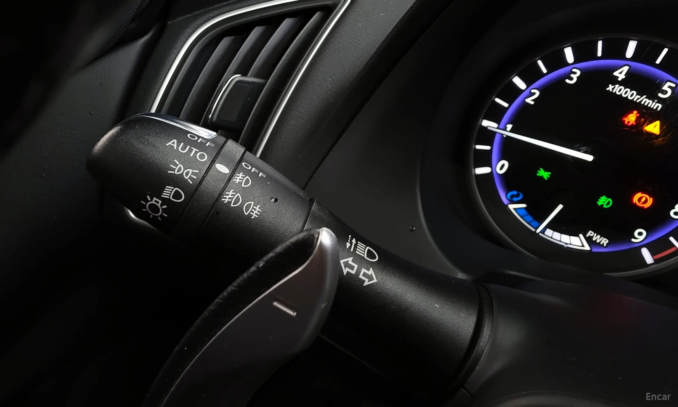 Infiniti Q50 превью 16