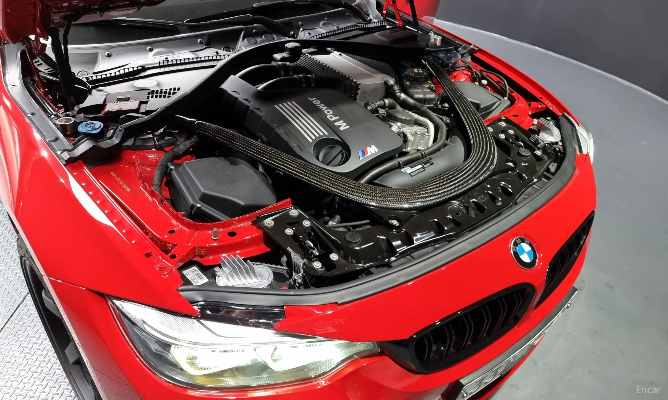 BMW M4 (F82) превью 6