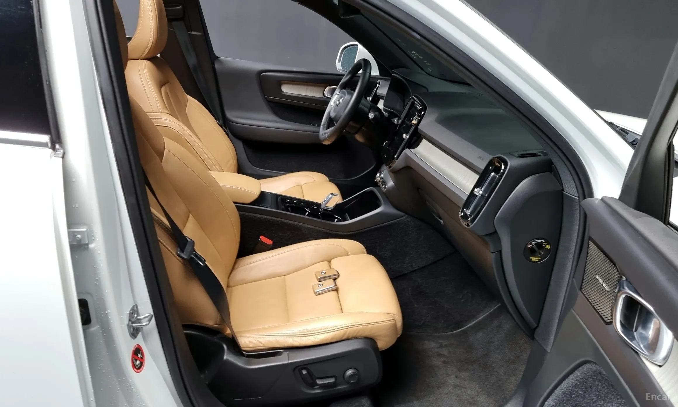 Volvo XC40 превью 11