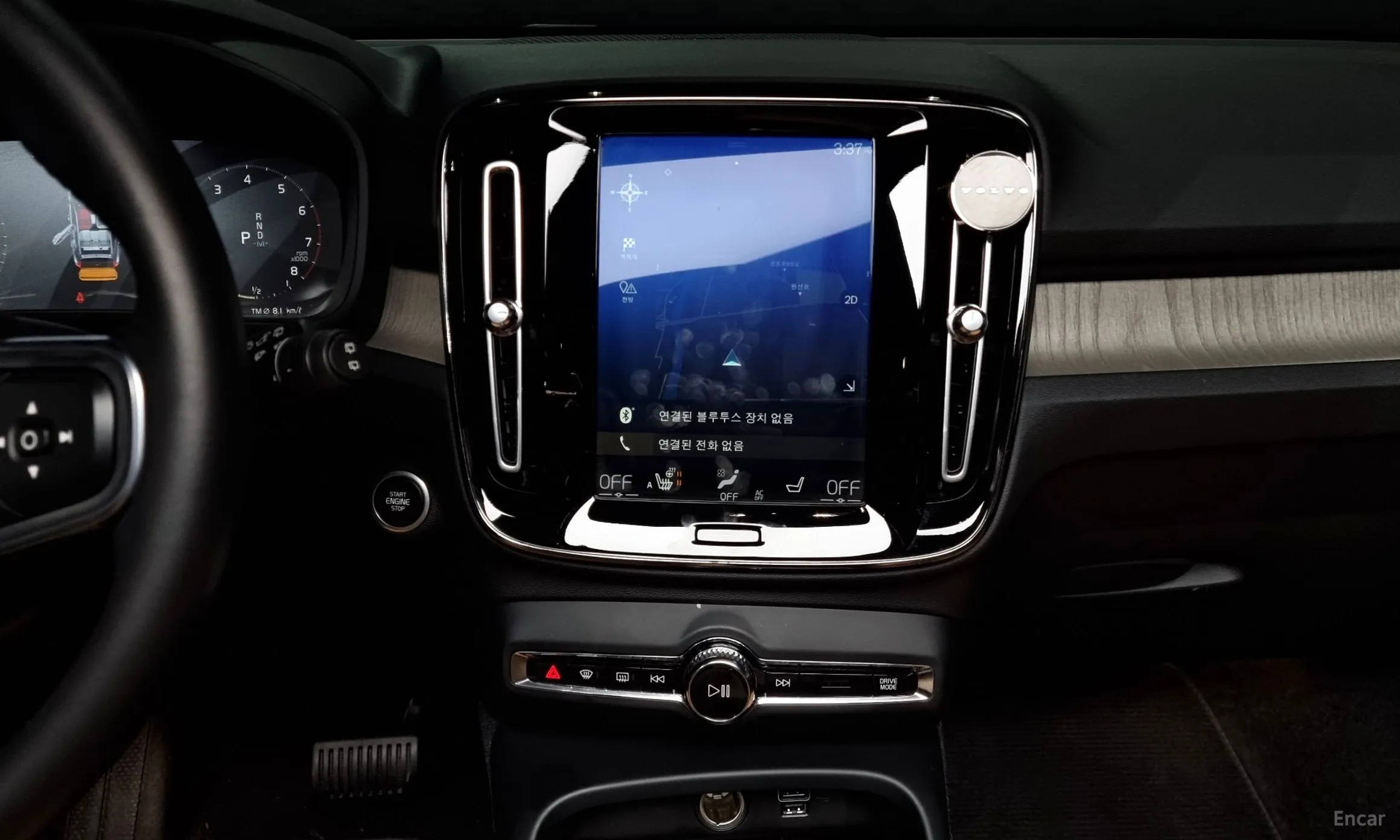 Volvo XC40 превью 14