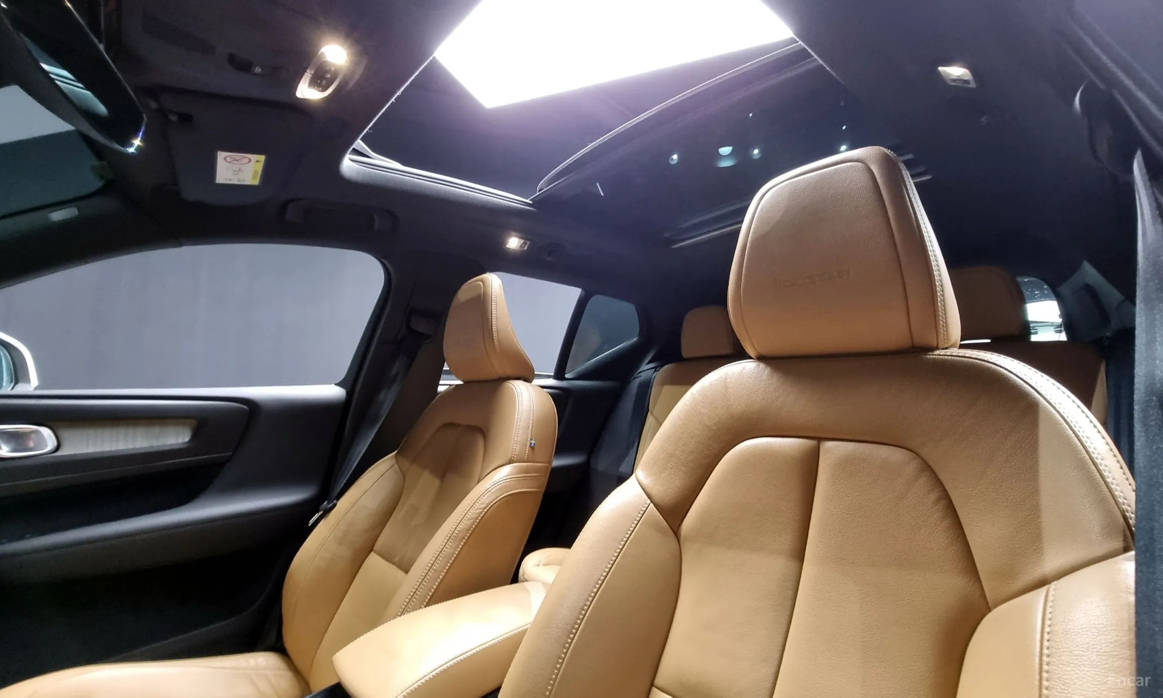 Volvo XC40 превью 18