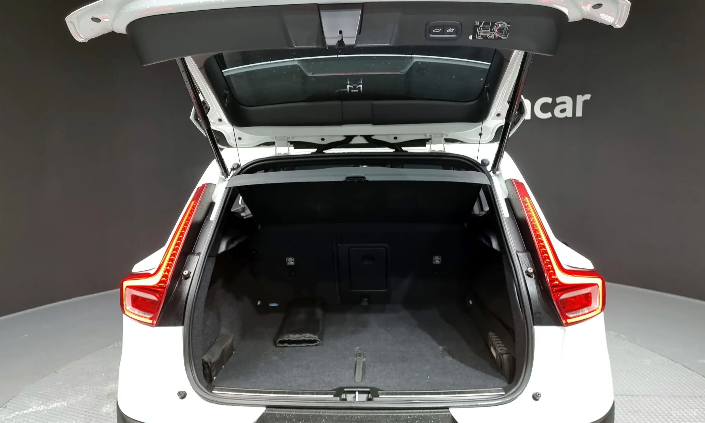 Volvo XC40 превью 20