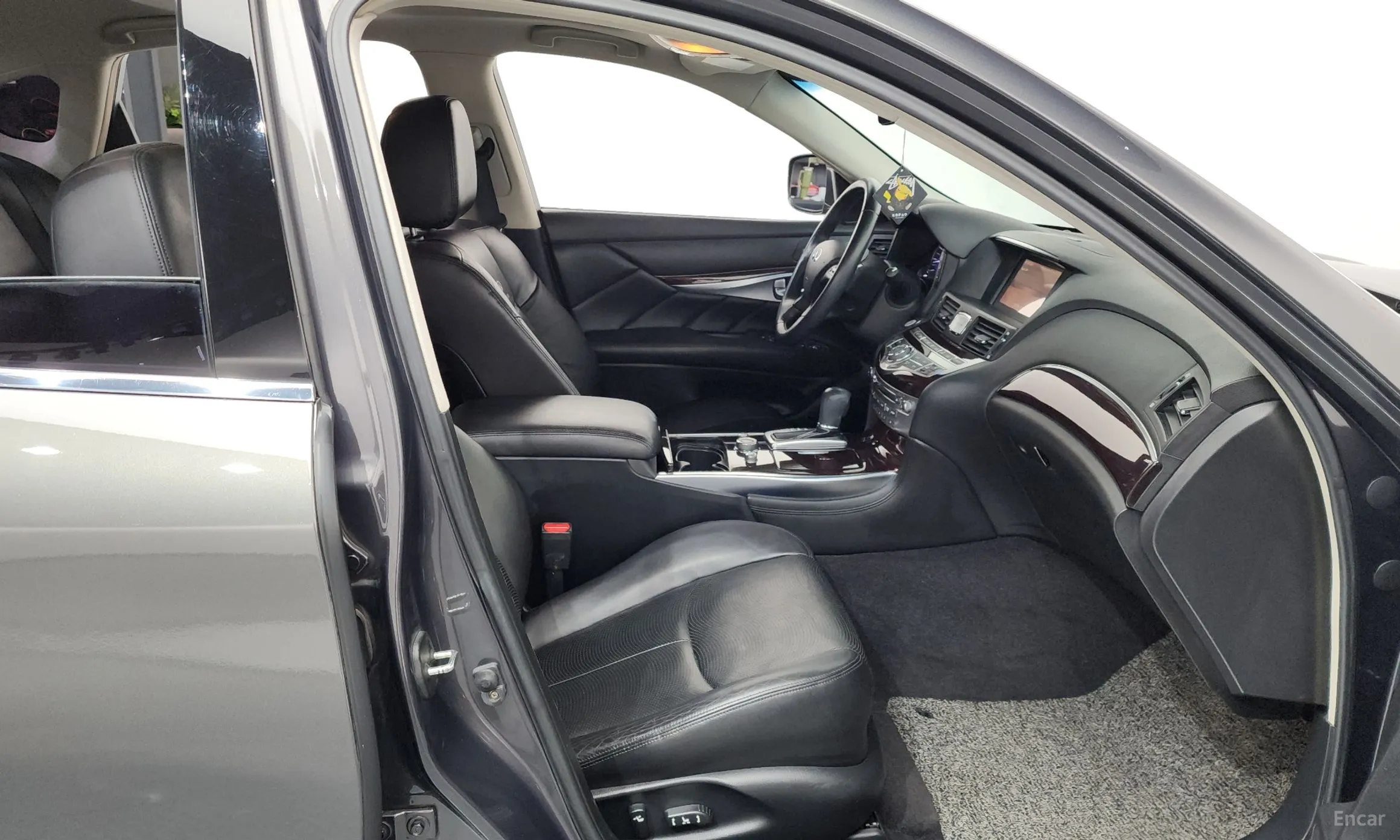 Infiniti M37 превью 10