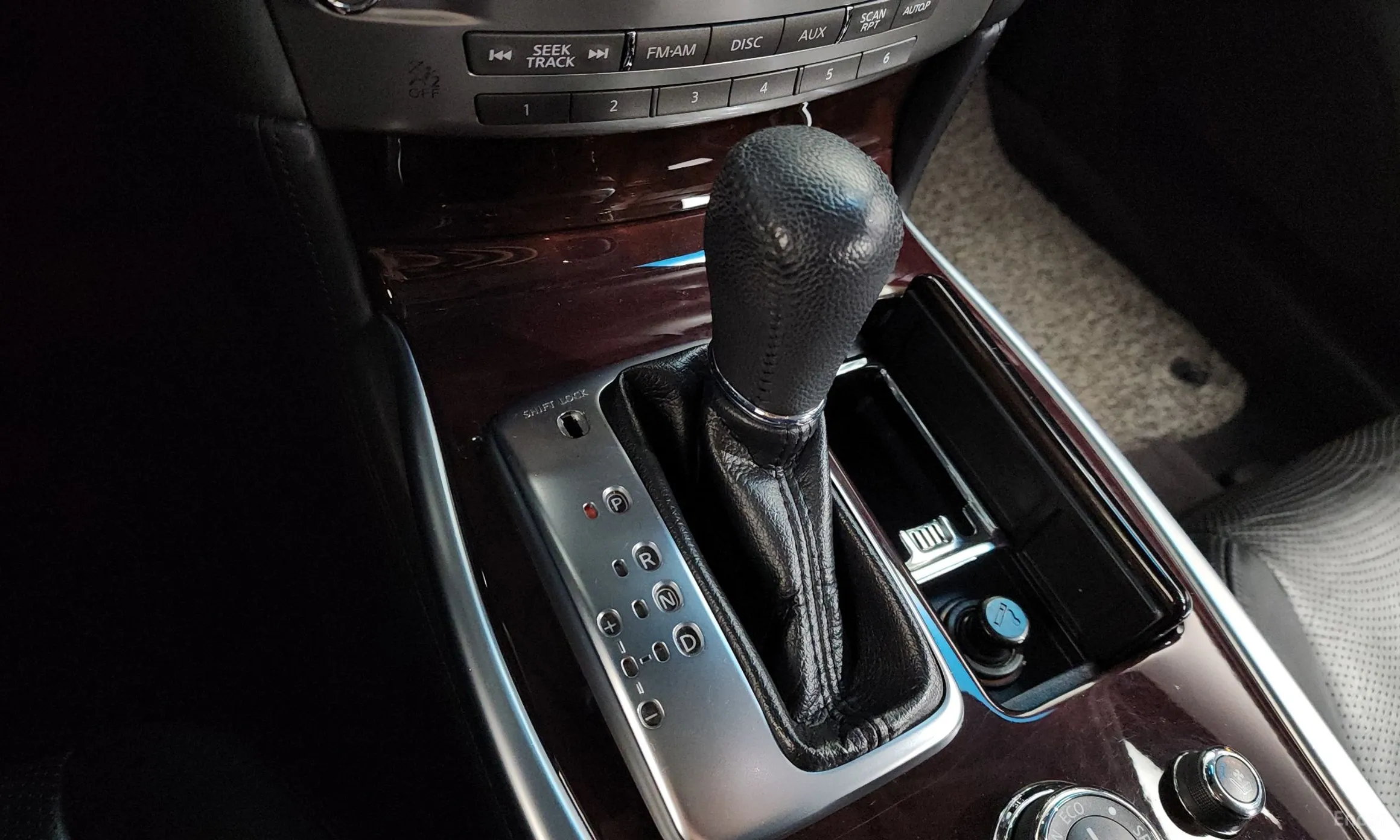 Infiniti M37 превью 9