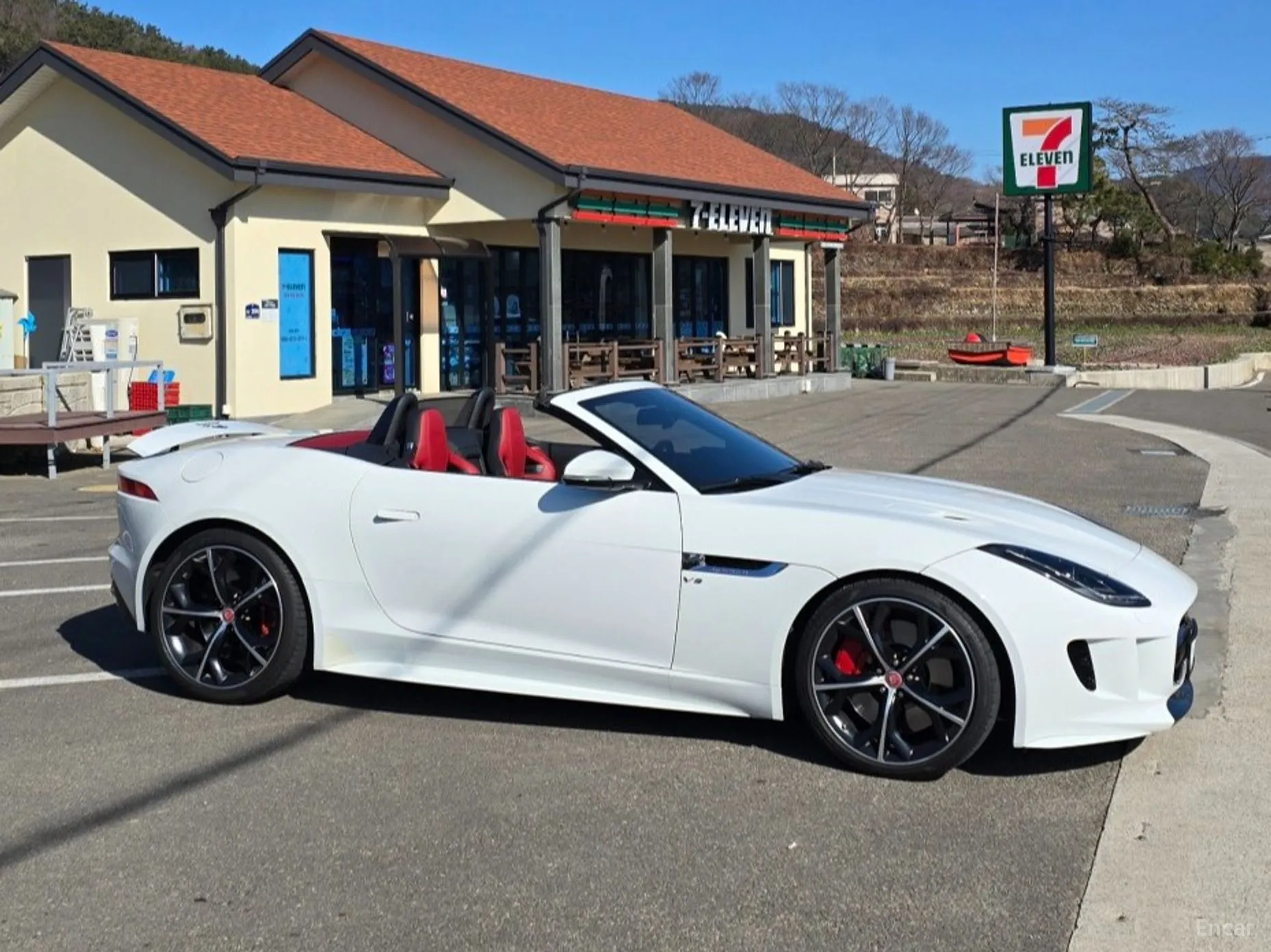 Jaguar F-TYPE превью 13
