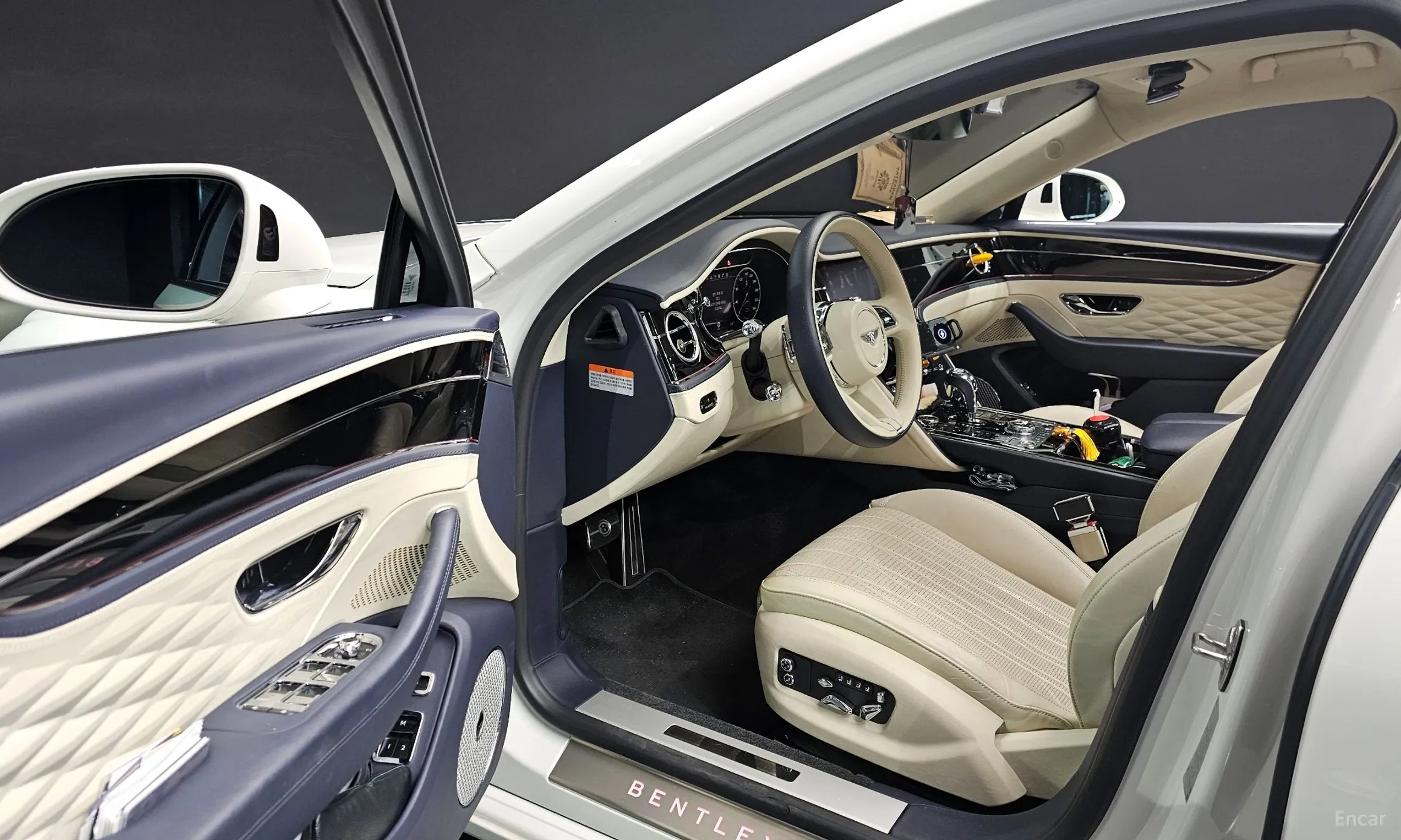Bentley Flying Spur 3rd Generation превью 11