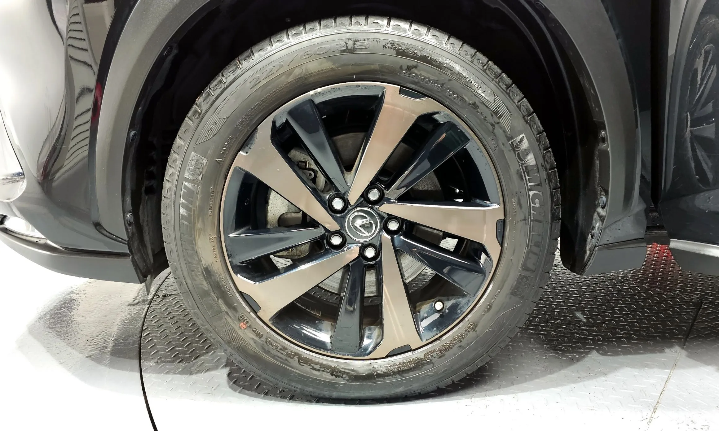 Lexus NX300h превью 5