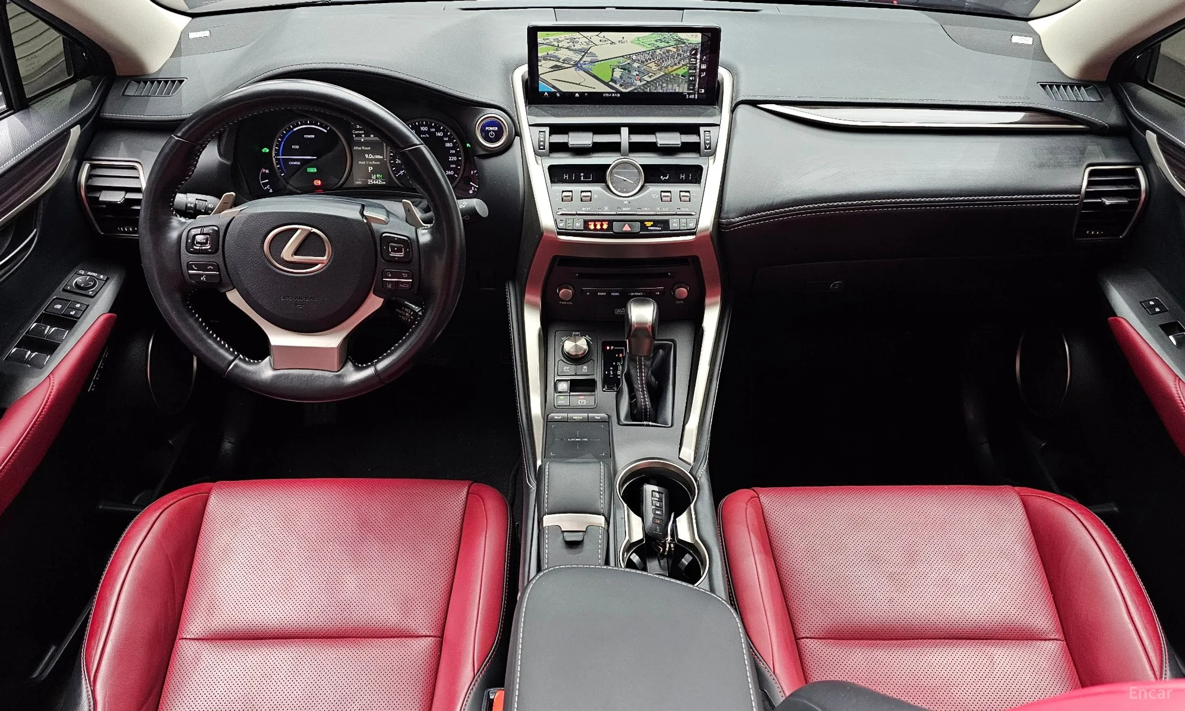 Lexus NX300h превью 7