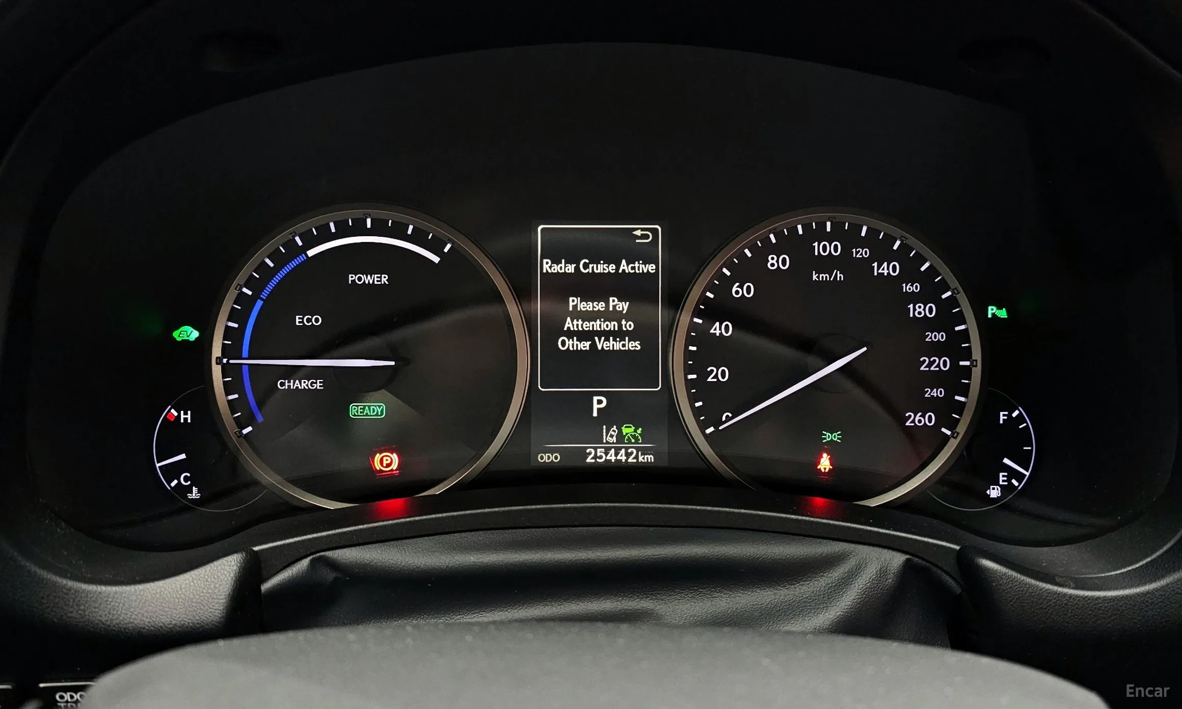 Lexus NX300h превью 8