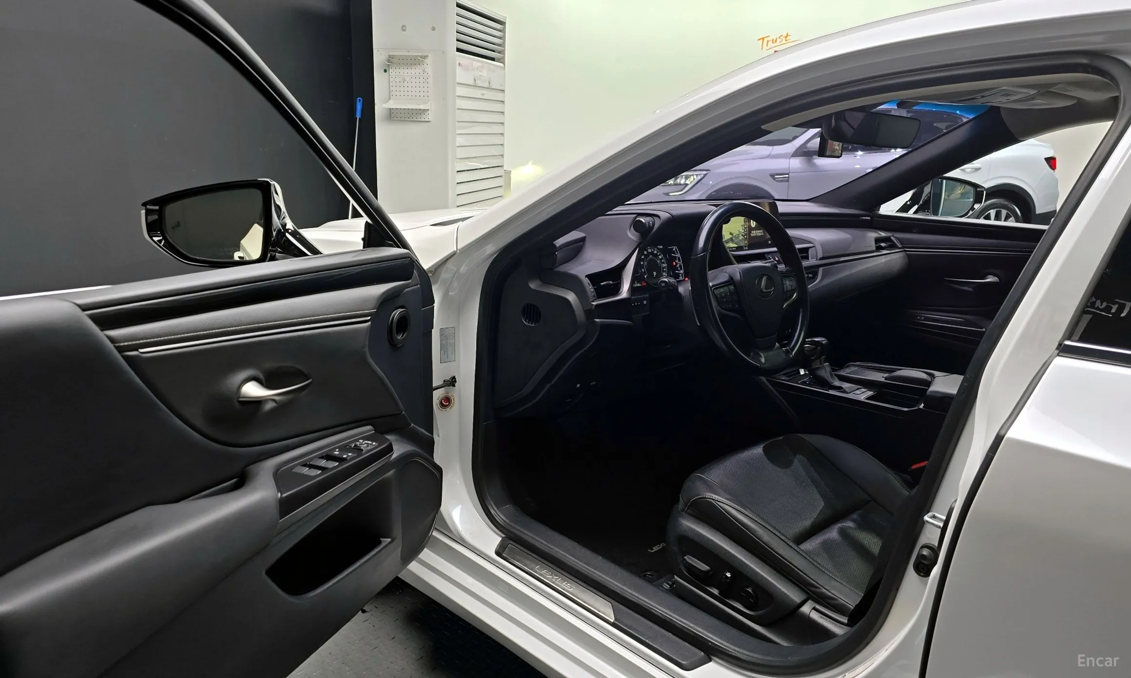 Lexus ES300h 7th Generation превью 10