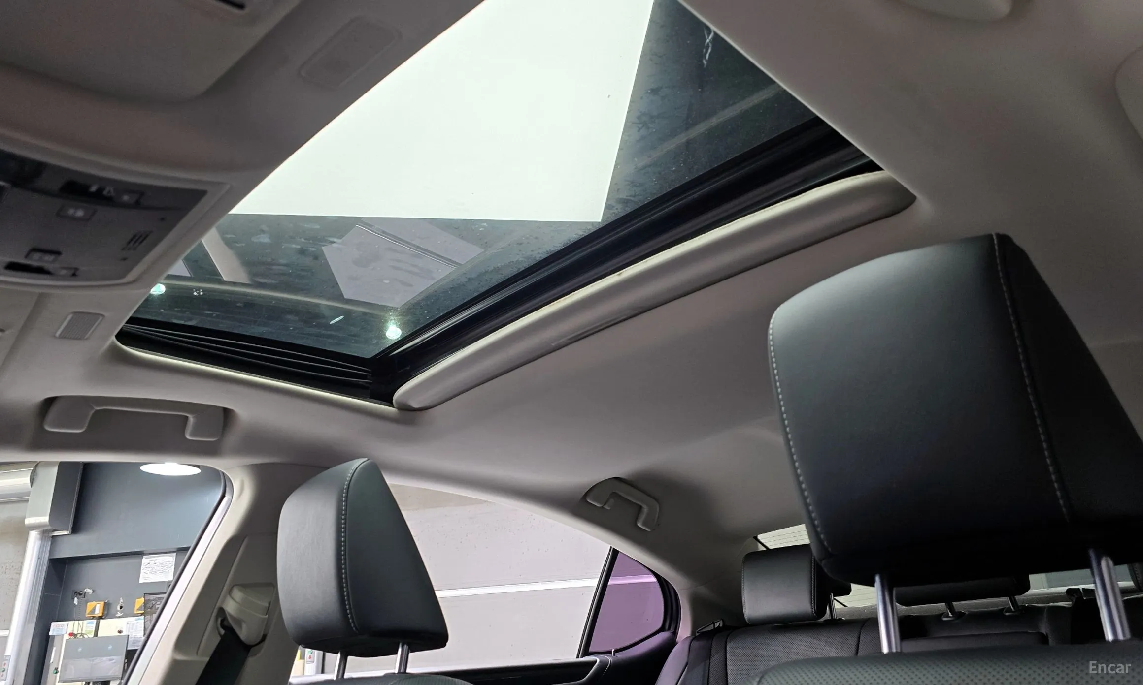 Lexus ES300h 7th Generation превью 18