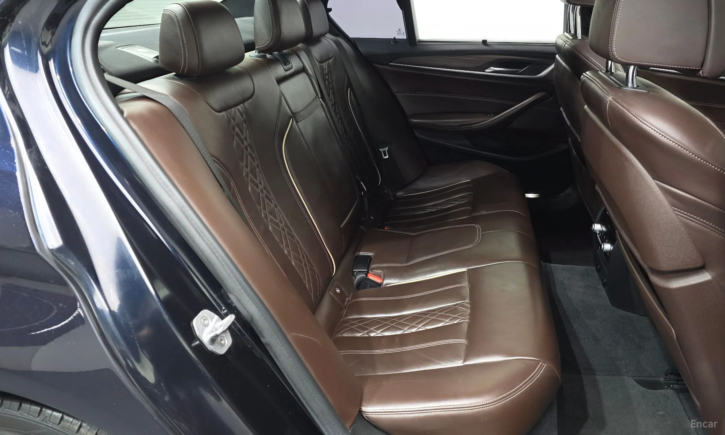 BMW 5 Series (G30) превью 11