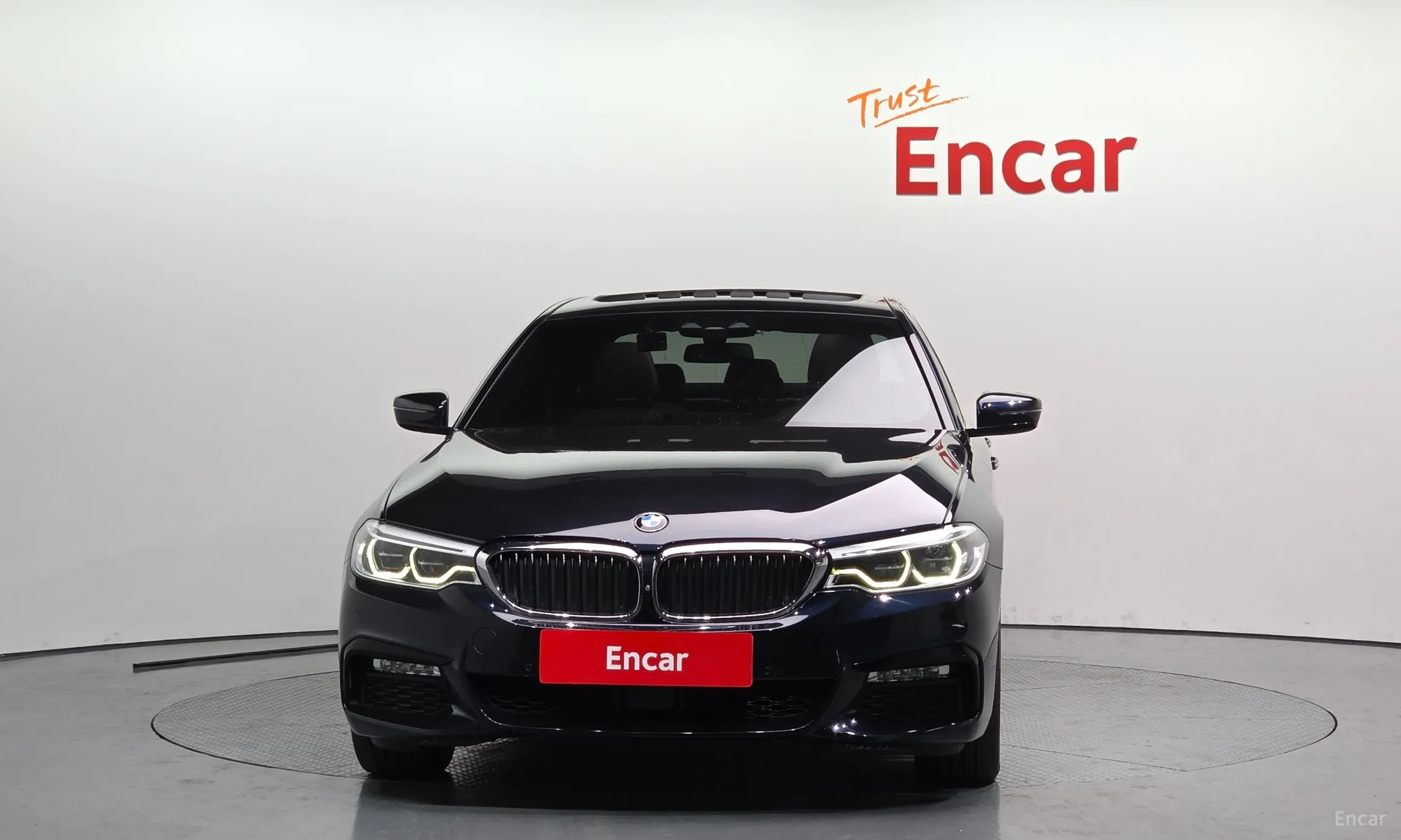 BMW 5 Series (G30) превью 3