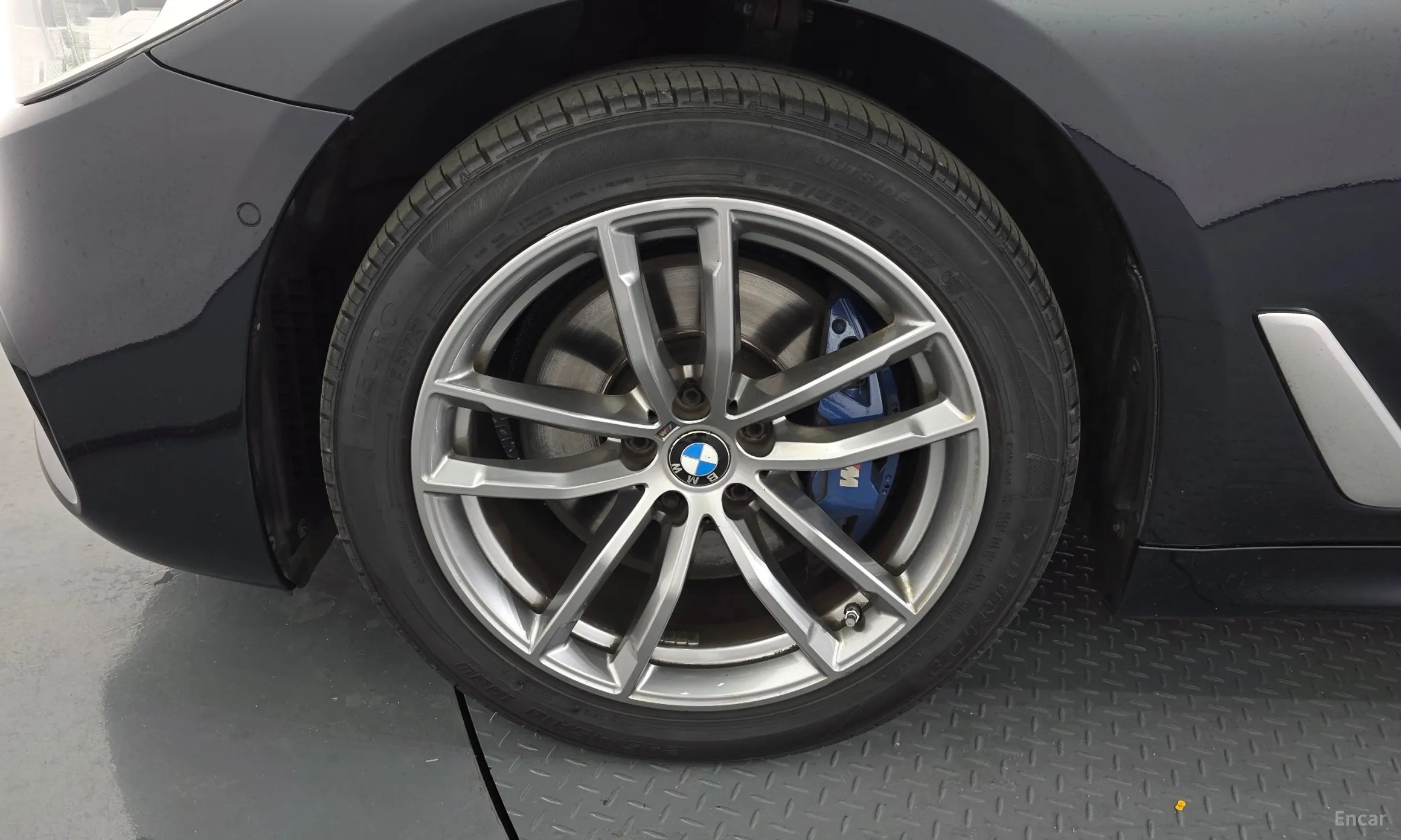 BMW 5 Series (G30) превью 5