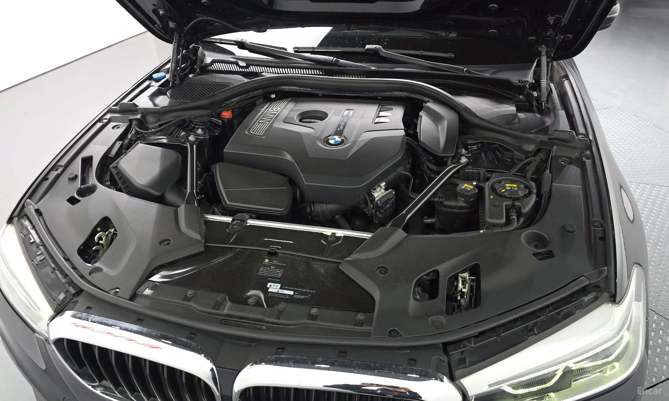 BMW 5 Series (G30) превью 6