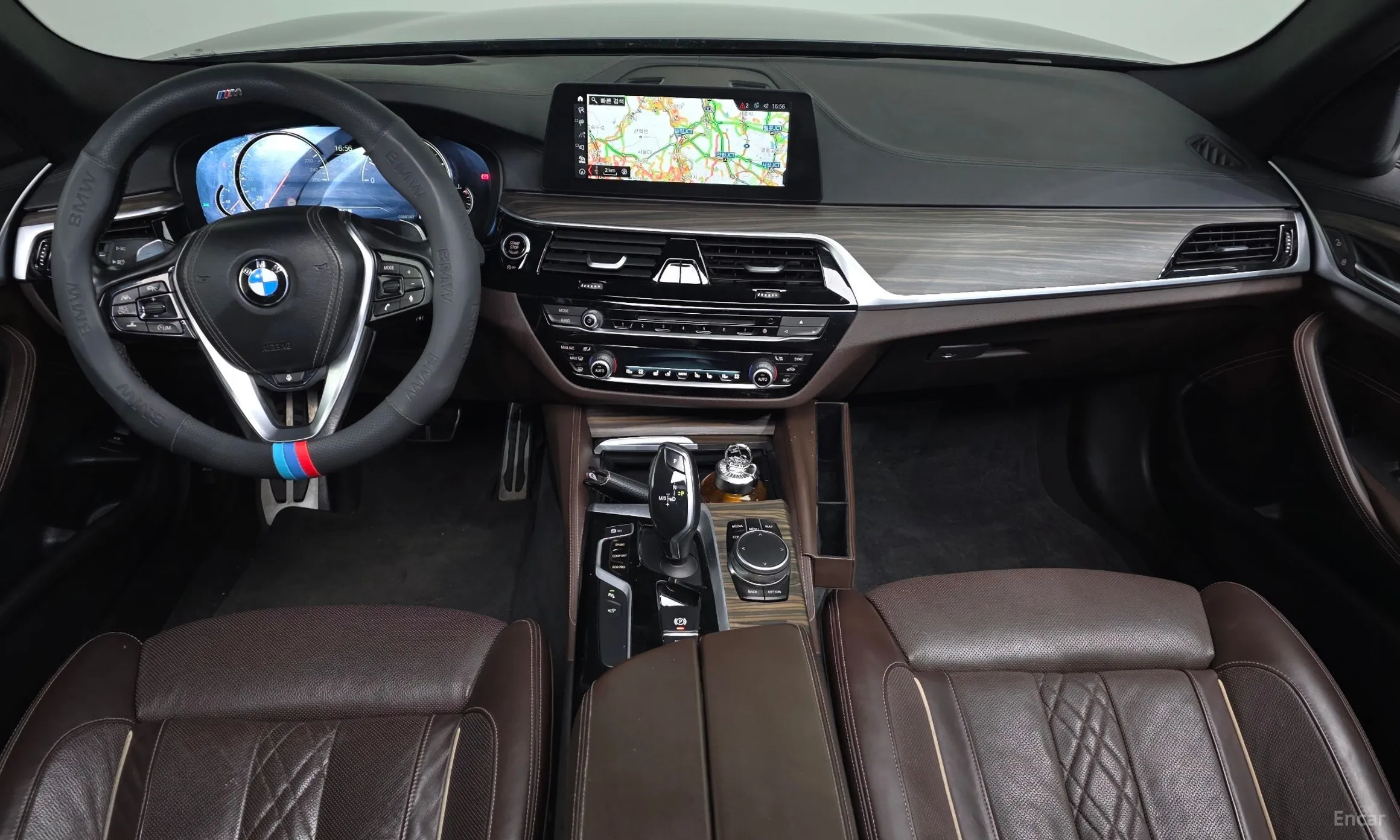 BMW 5 Series (G30) превью 7