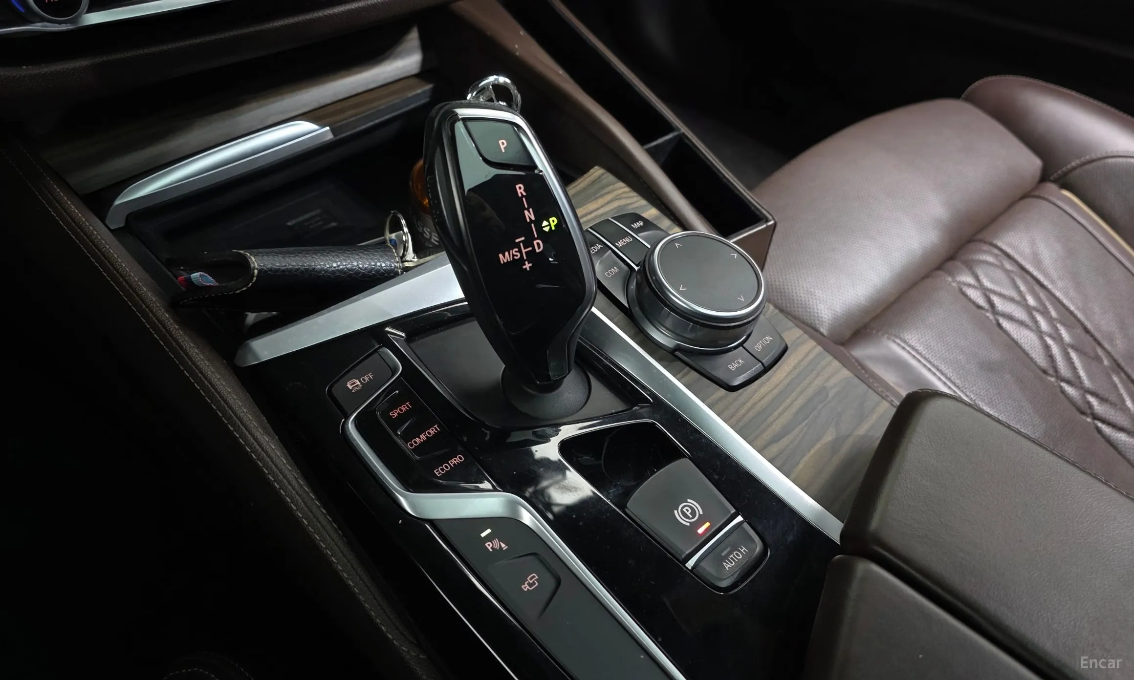 BMW 5 Series (G30) превью 9