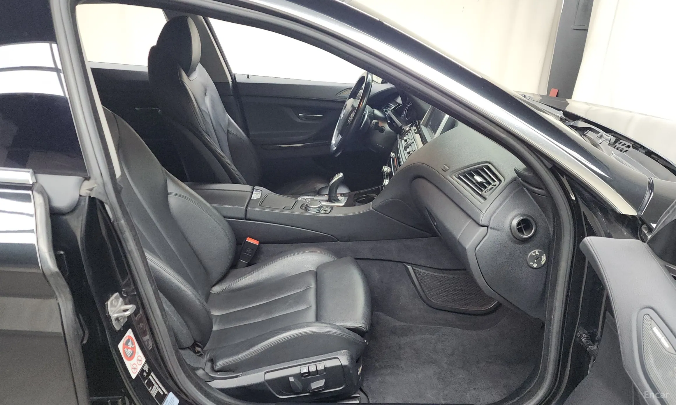 BMW 6 Series (F12) превью 11