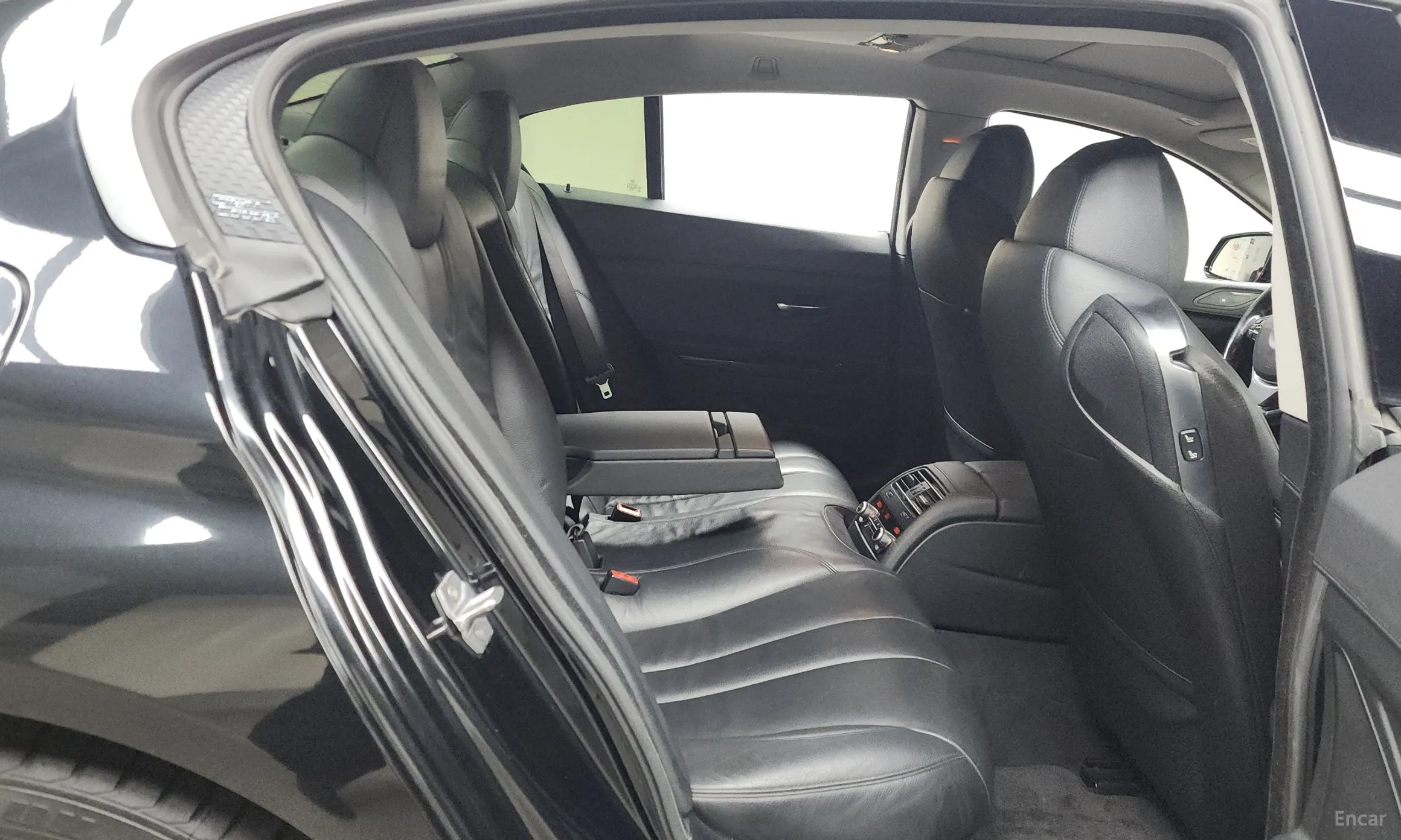 BMW 6 Series (F12) превью 12