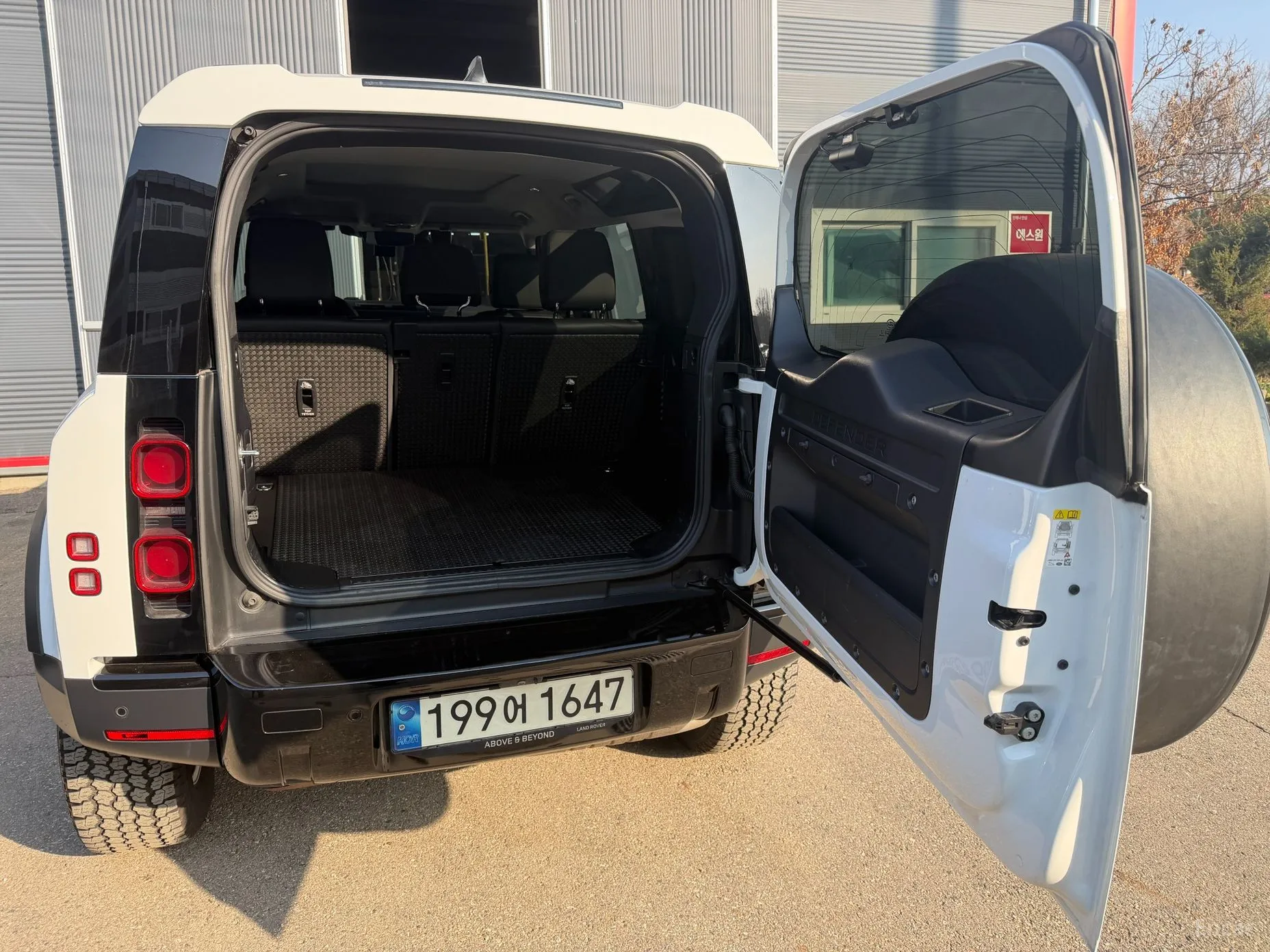 Land Rover Defender (L663) превью 15