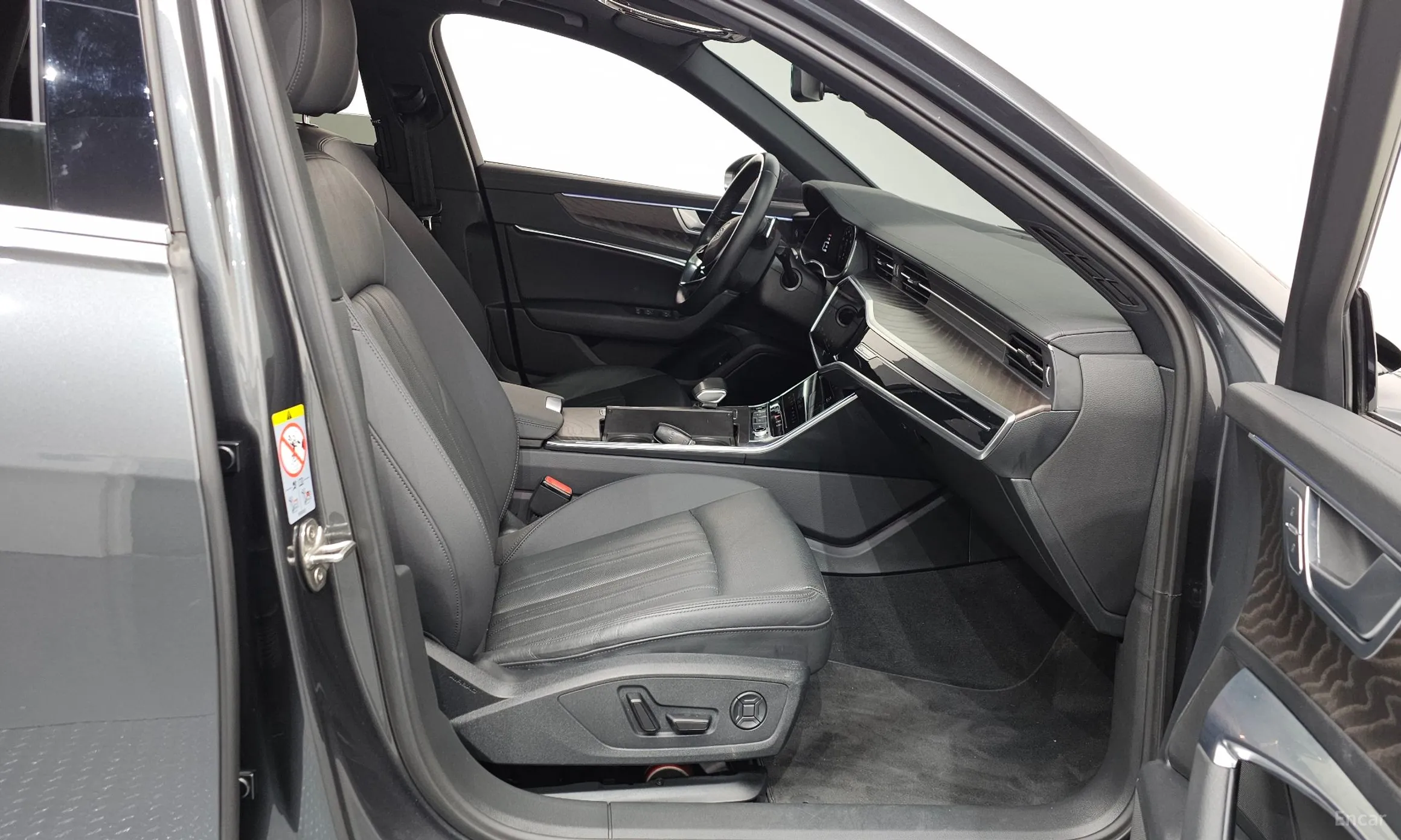 Audi A6 (C8) превью 11