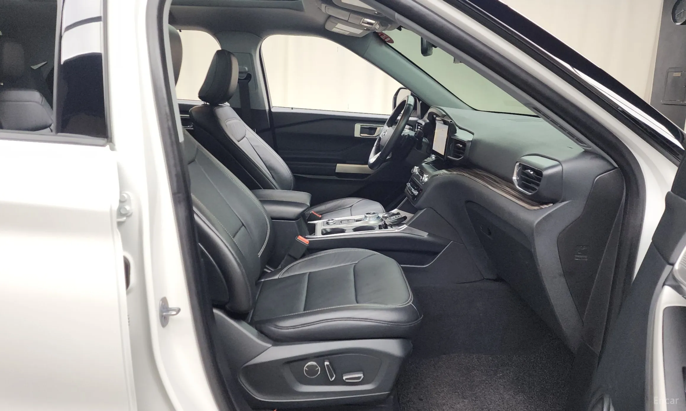 Ford Explorer 6th Generation превью 11