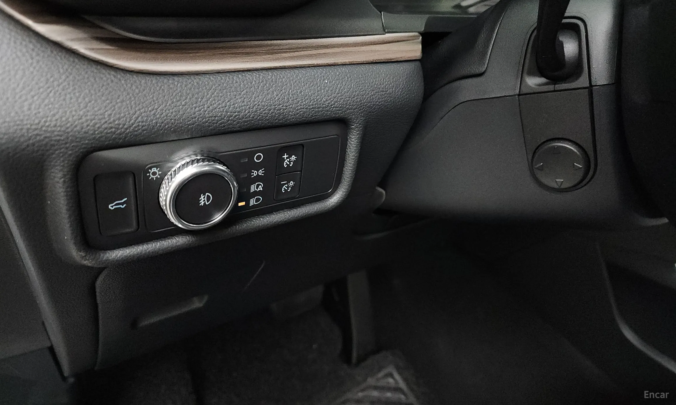 Ford Explorer 6th Generation превью 17