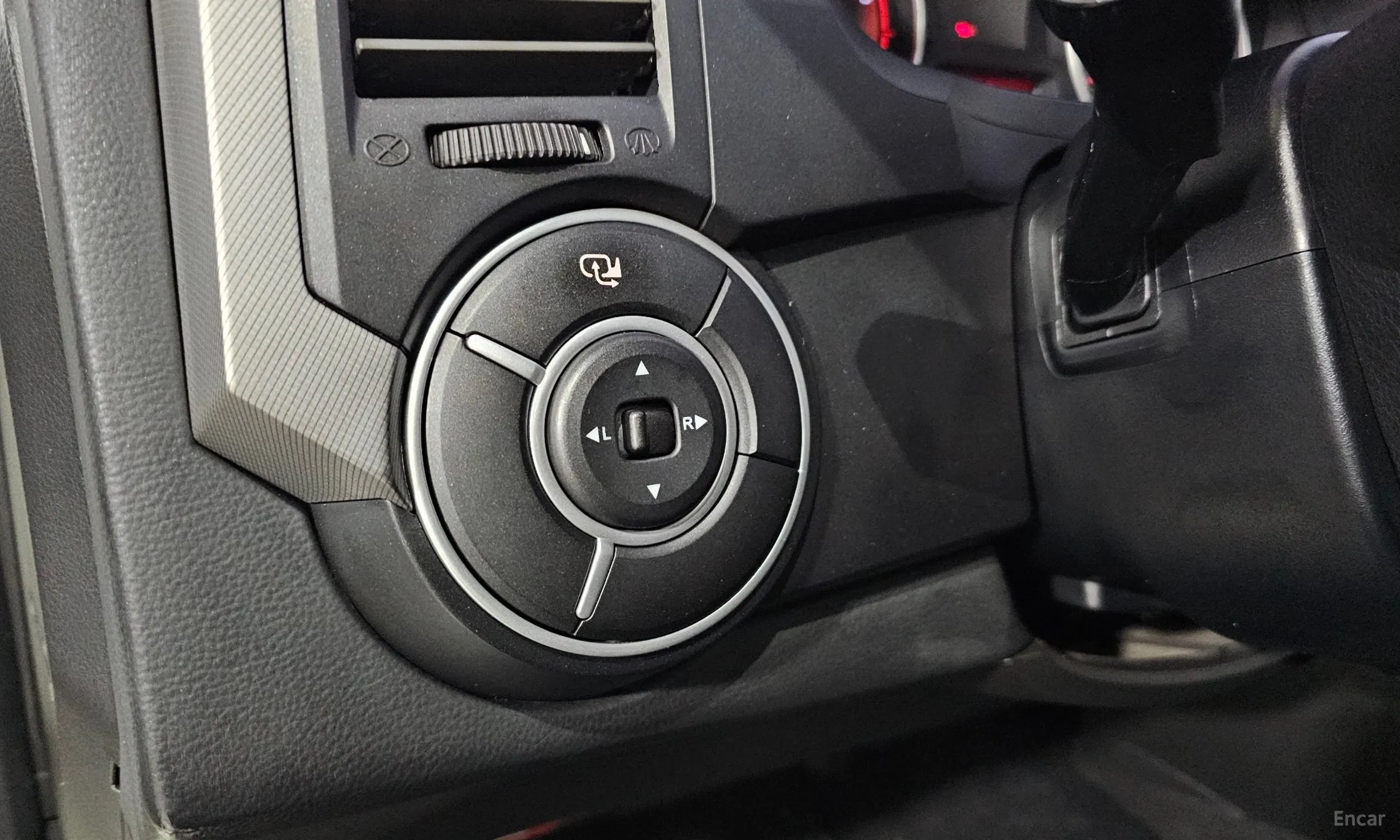 KG Mobility (SsangYong) Korando Sports превью 15