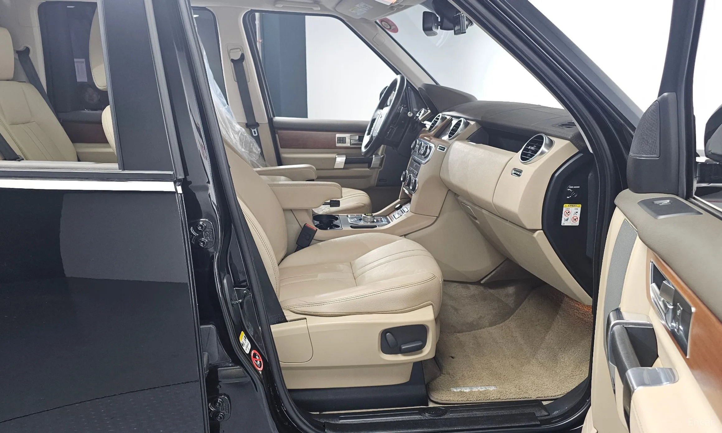 Land Rover Discovery 4 превью 11