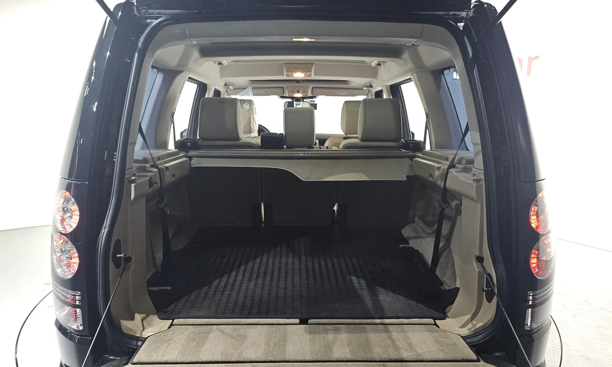 Land Rover Discovery 4 превью 20