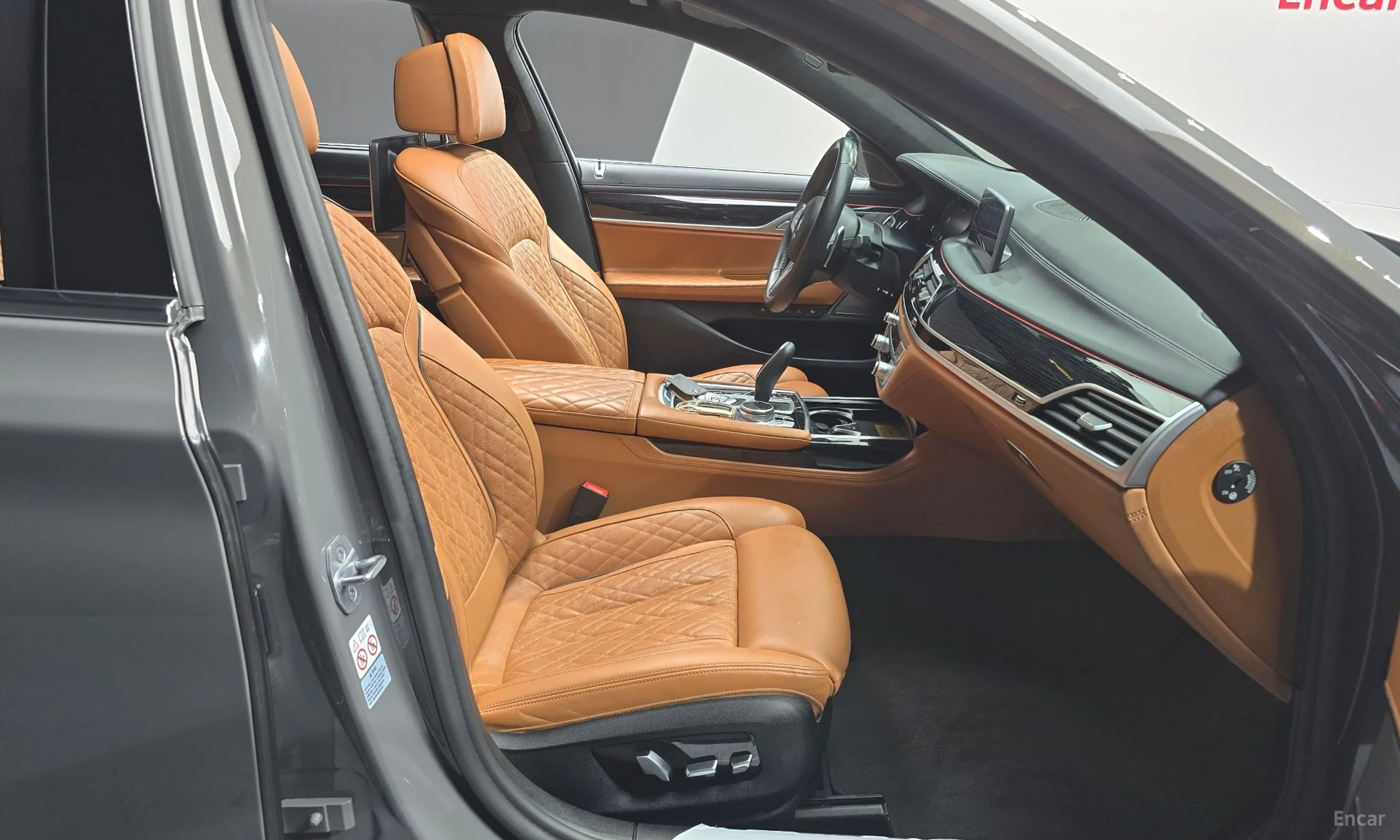 BMW 7 Series (G11) превью 10